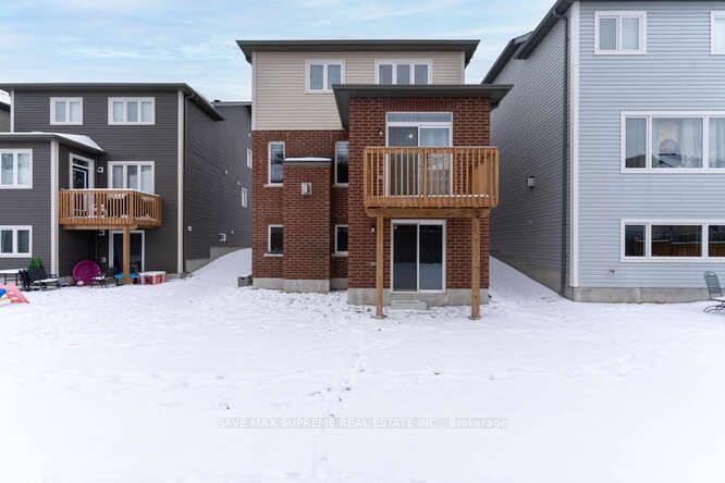 120 Wood Crescent
