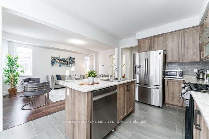 120 Wood Crescent