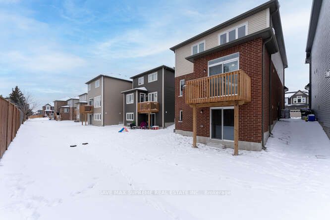 120 Wood Crescent