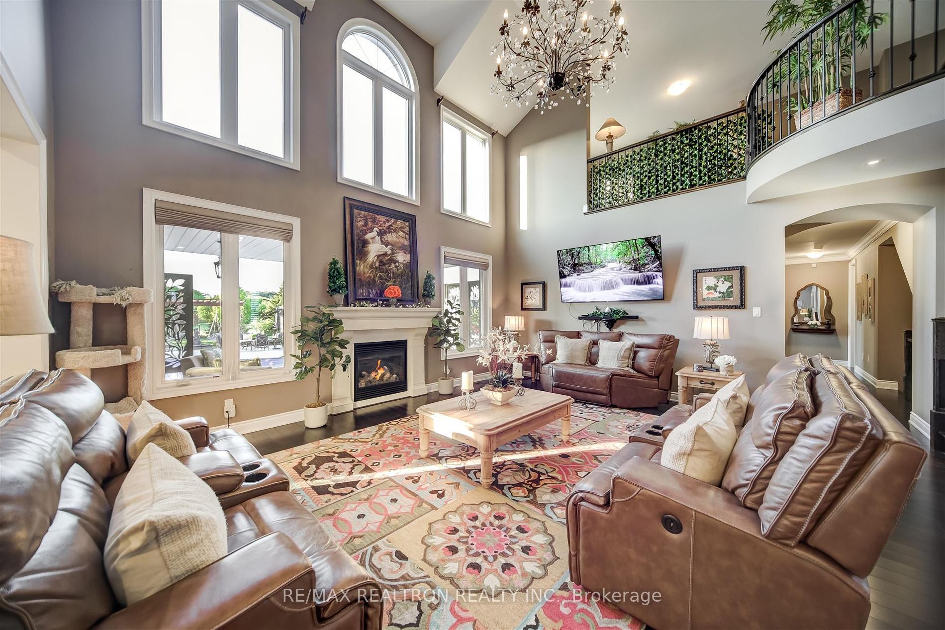 15 Pine Vista Ave