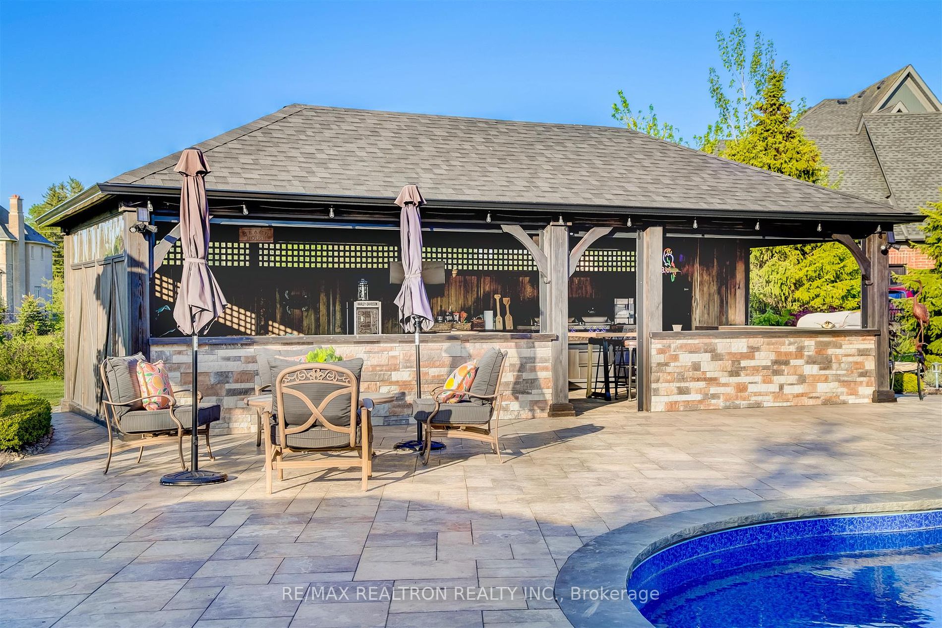 15 Pine Vista Ave