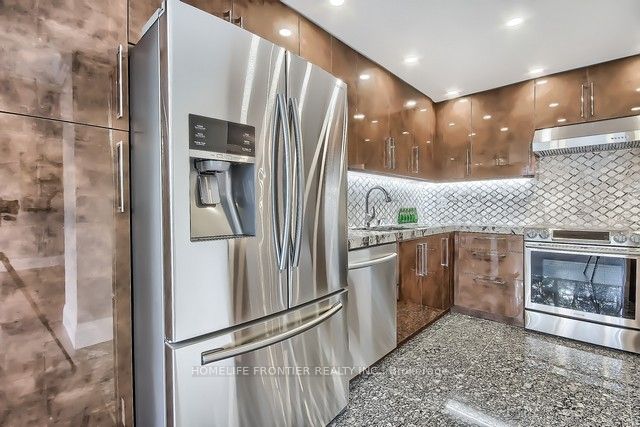 20 Harding Boulevard W, #110