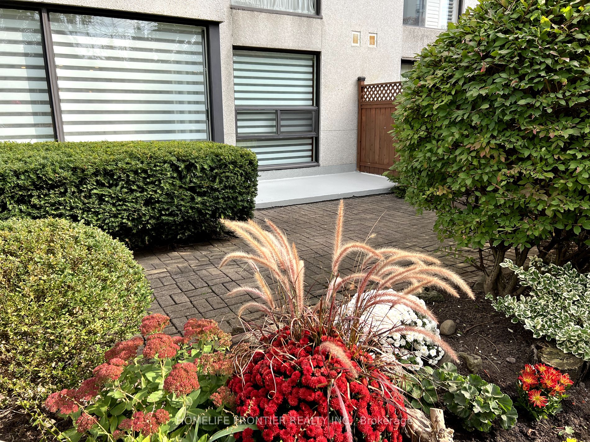20 Harding Boulevard W, #110