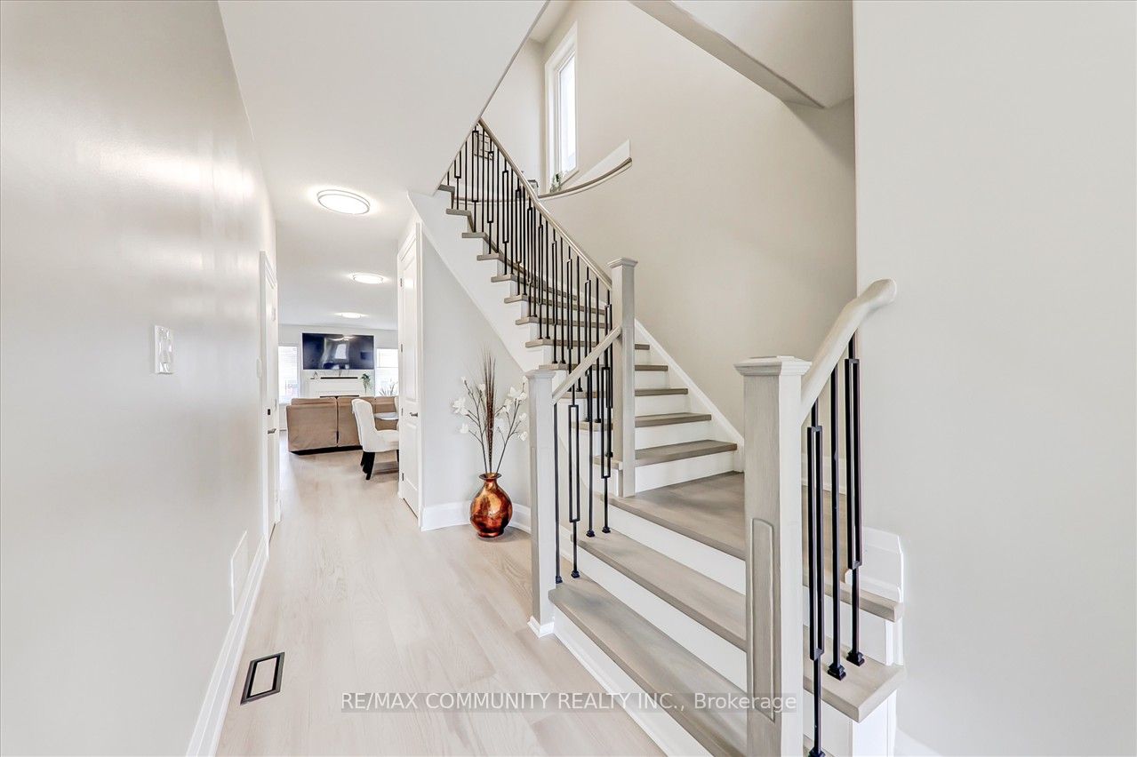 68 Walker Blvd