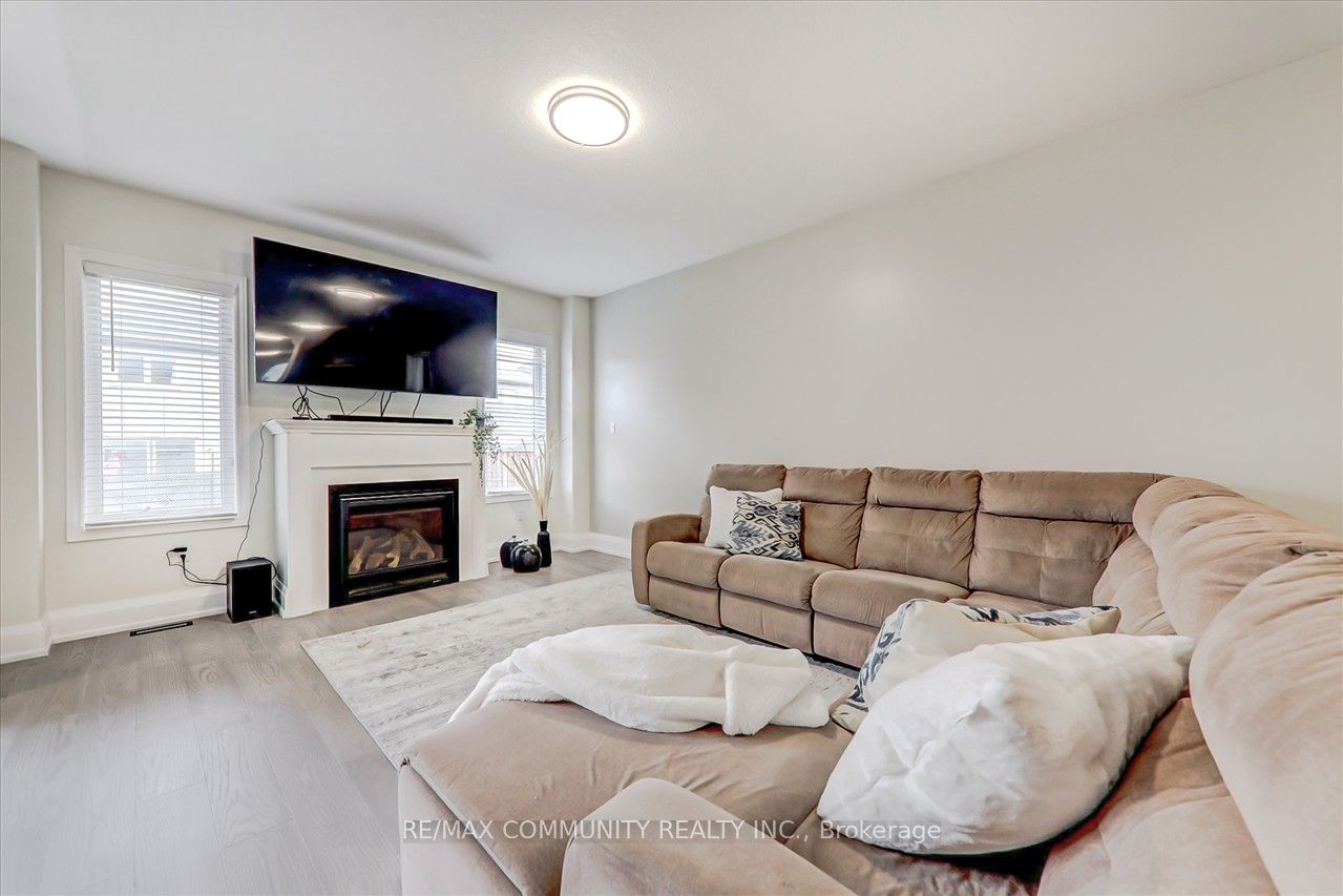68 Walker Blvd