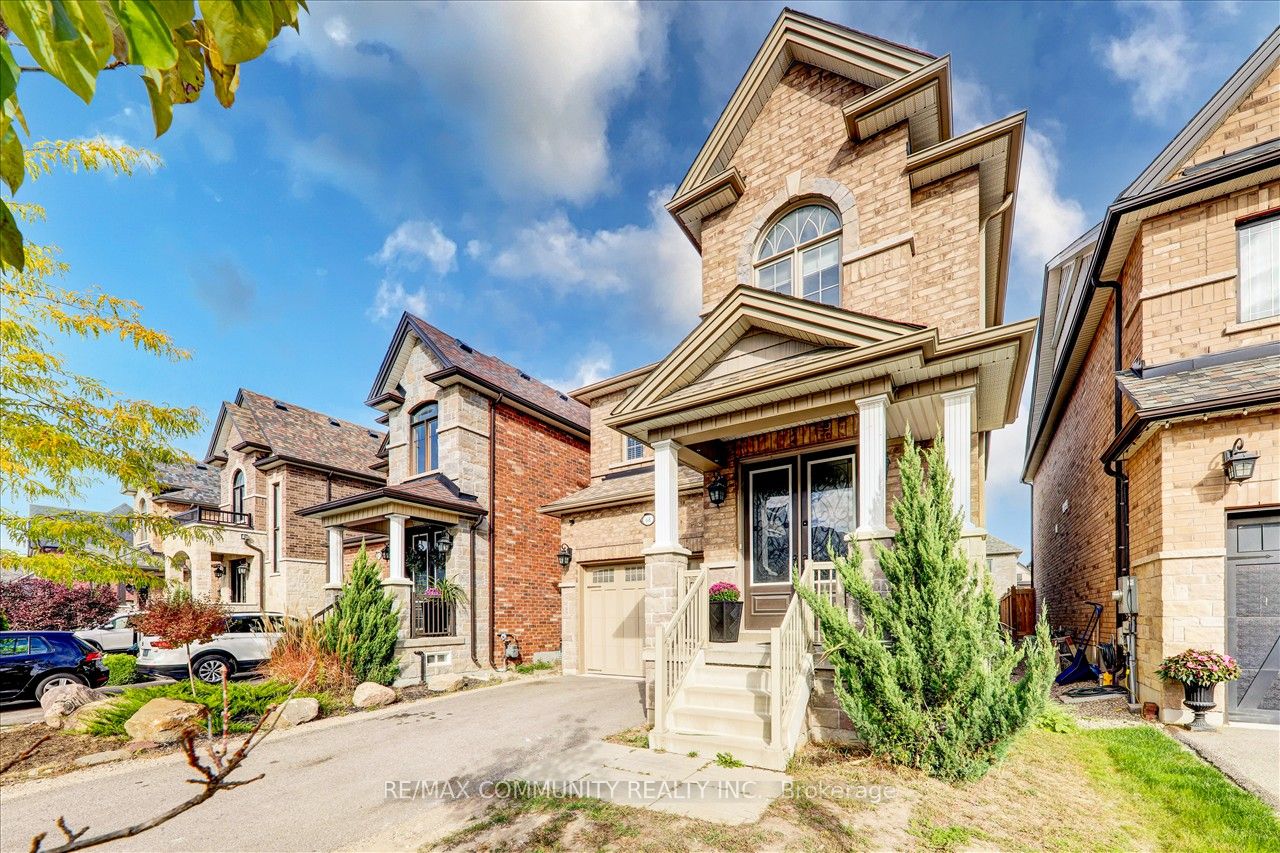 68 Walker Blvd