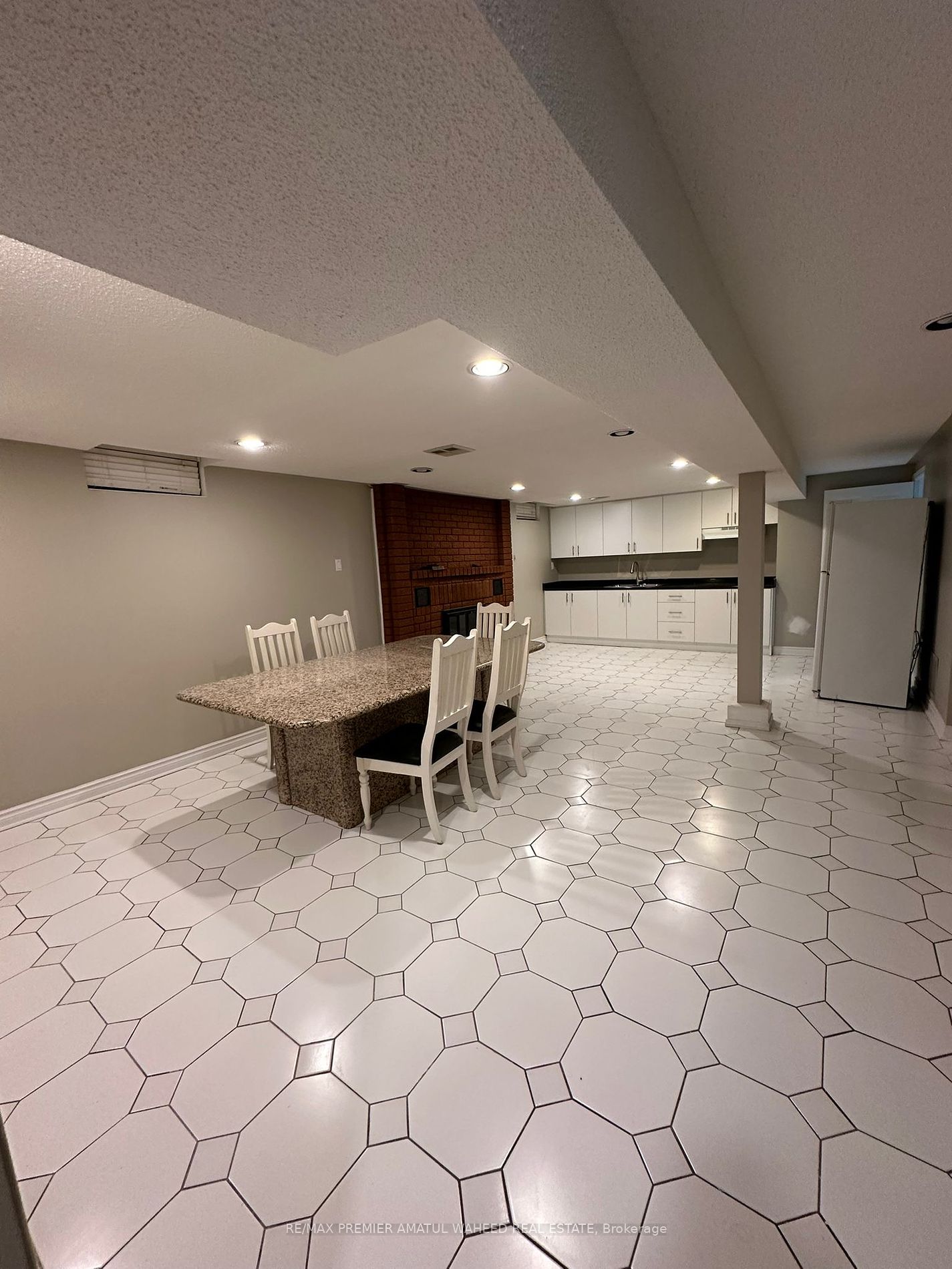 166 Killian Rd