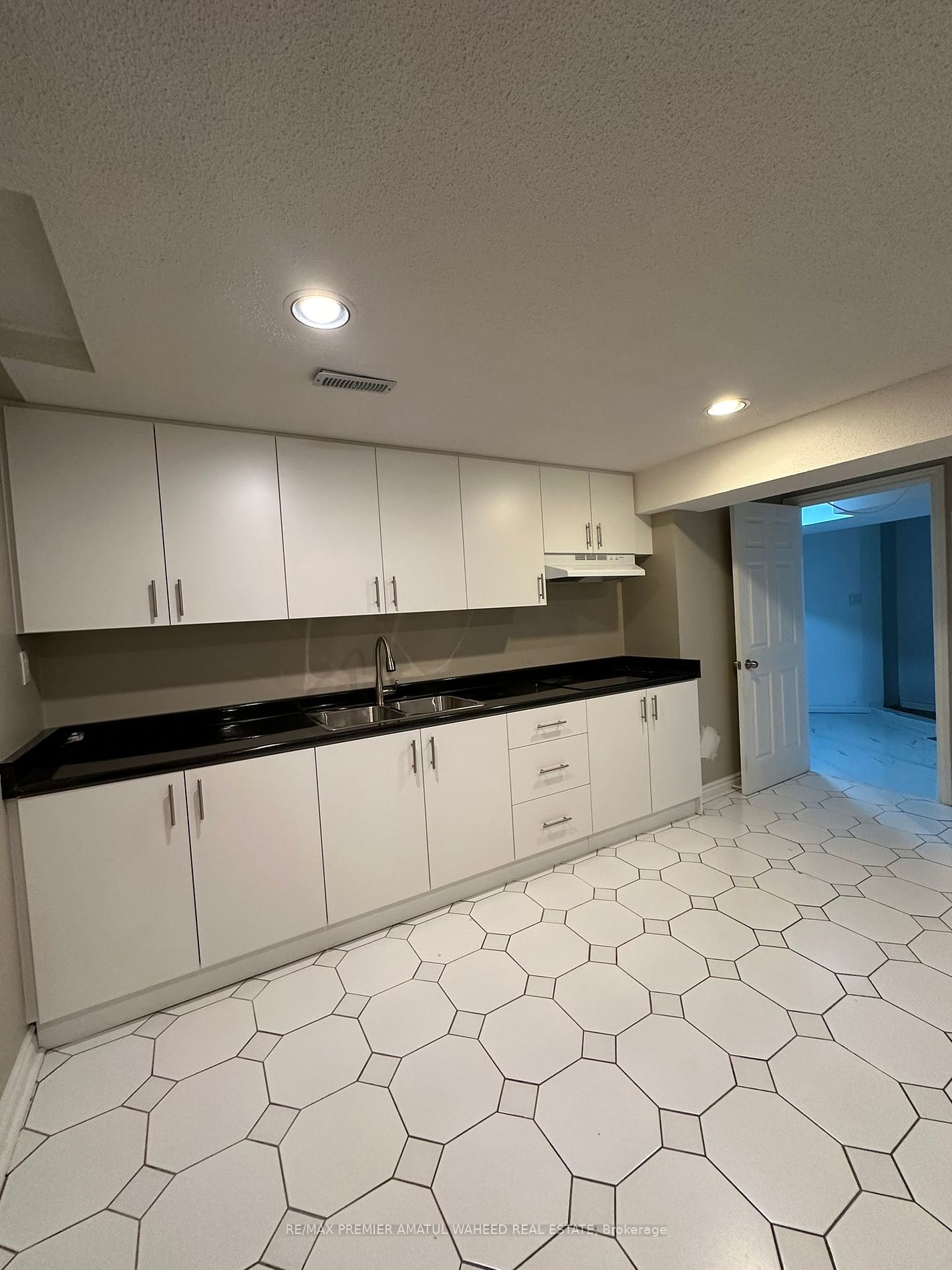 166 Killian Rd