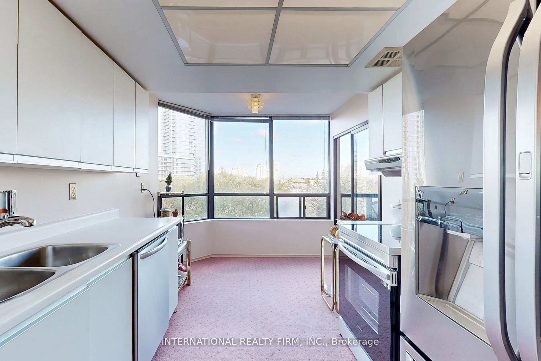 7420 Bathurst Street, #501