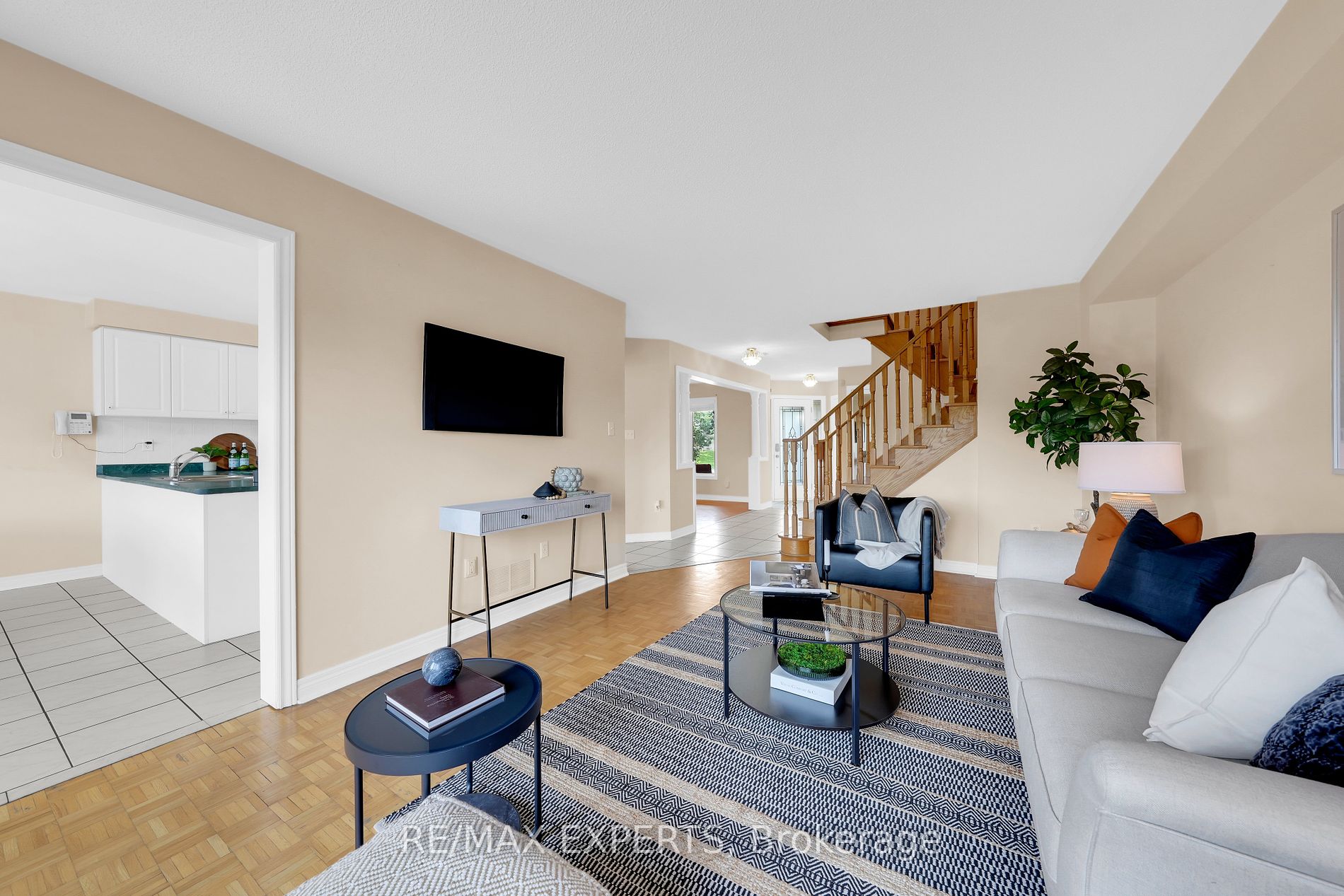 266 Royalpark Way