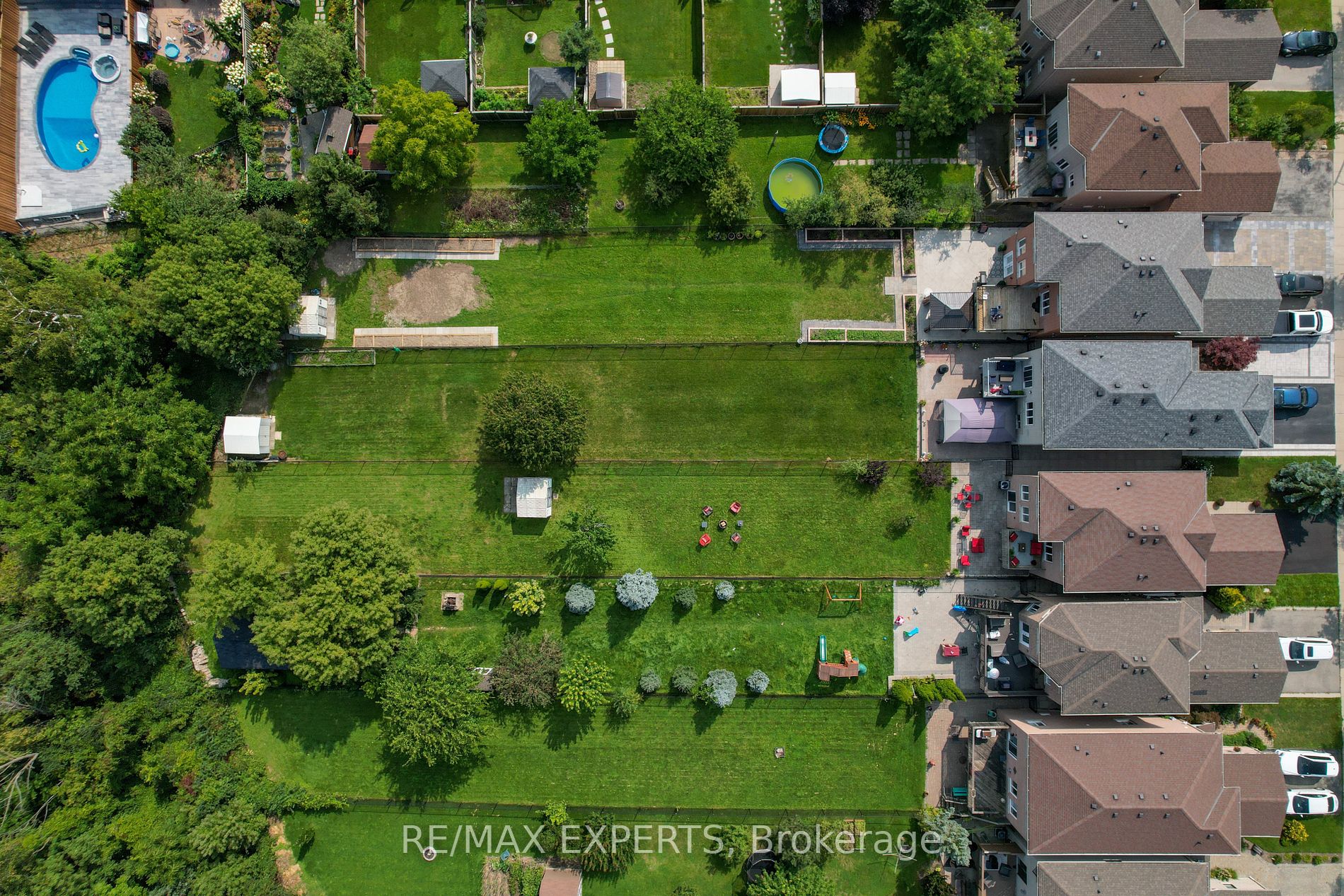266 Royalpark Way