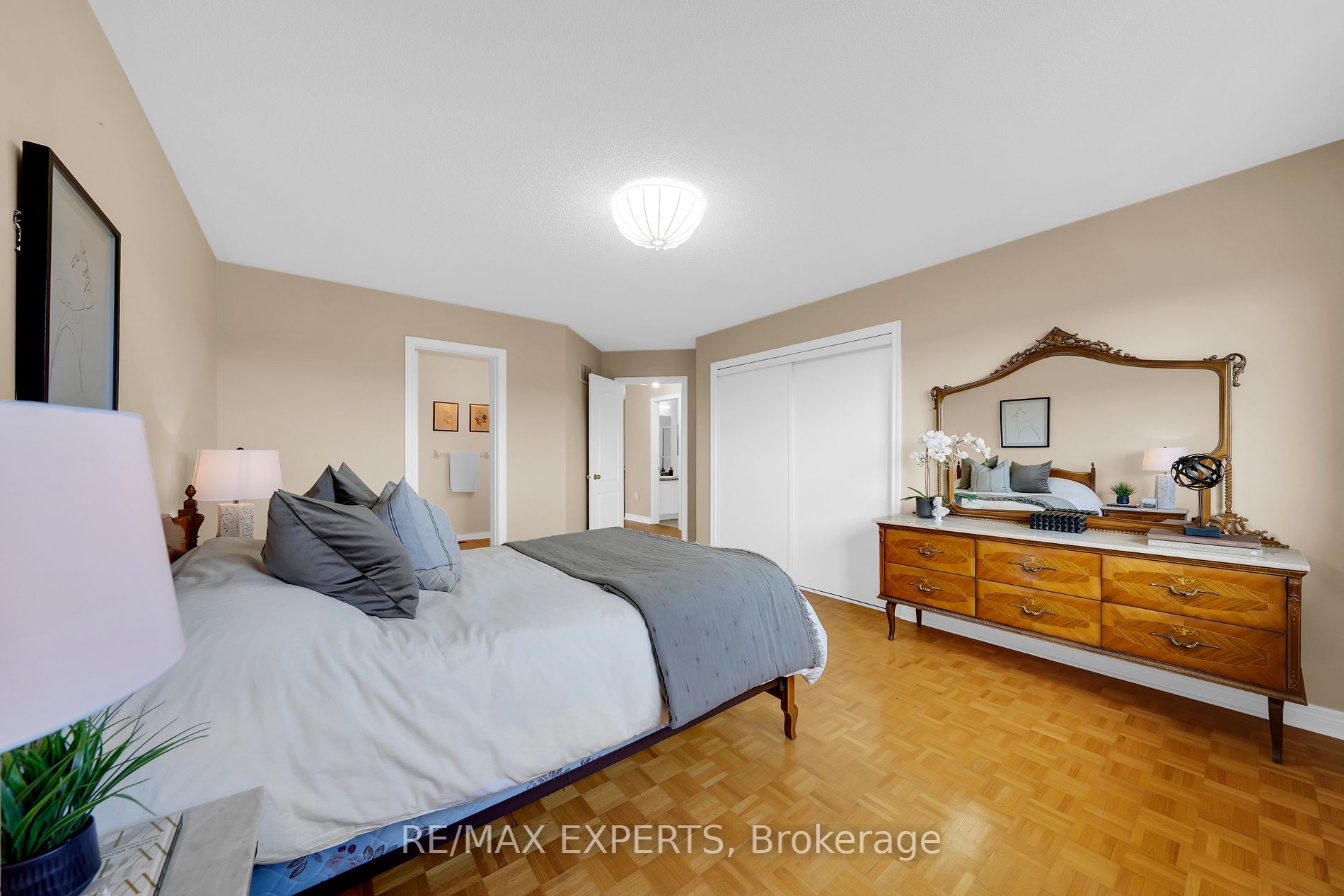266 Royalpark Way