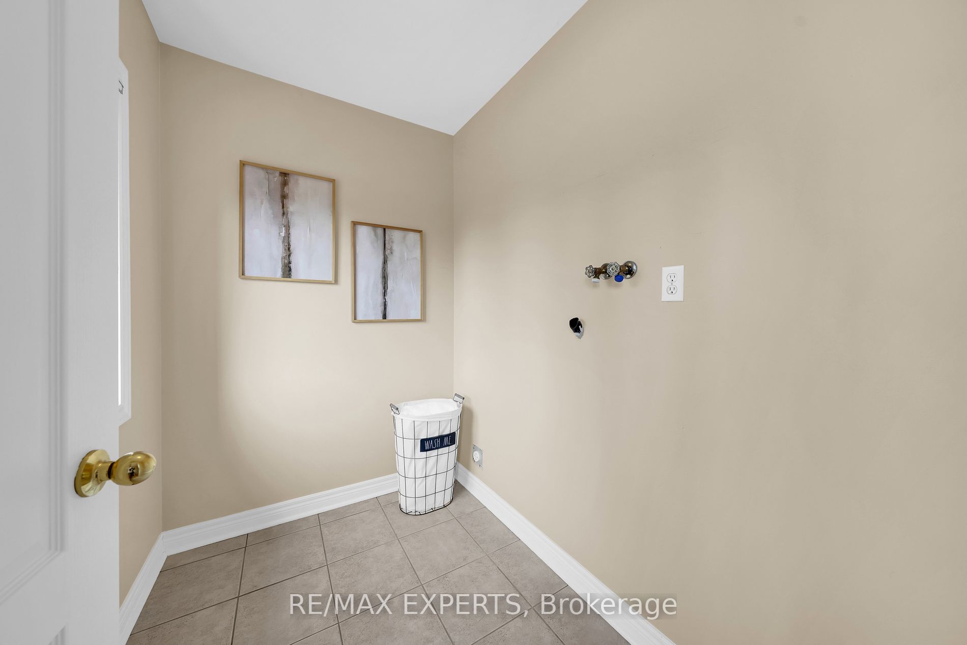 266 Royalpark Way