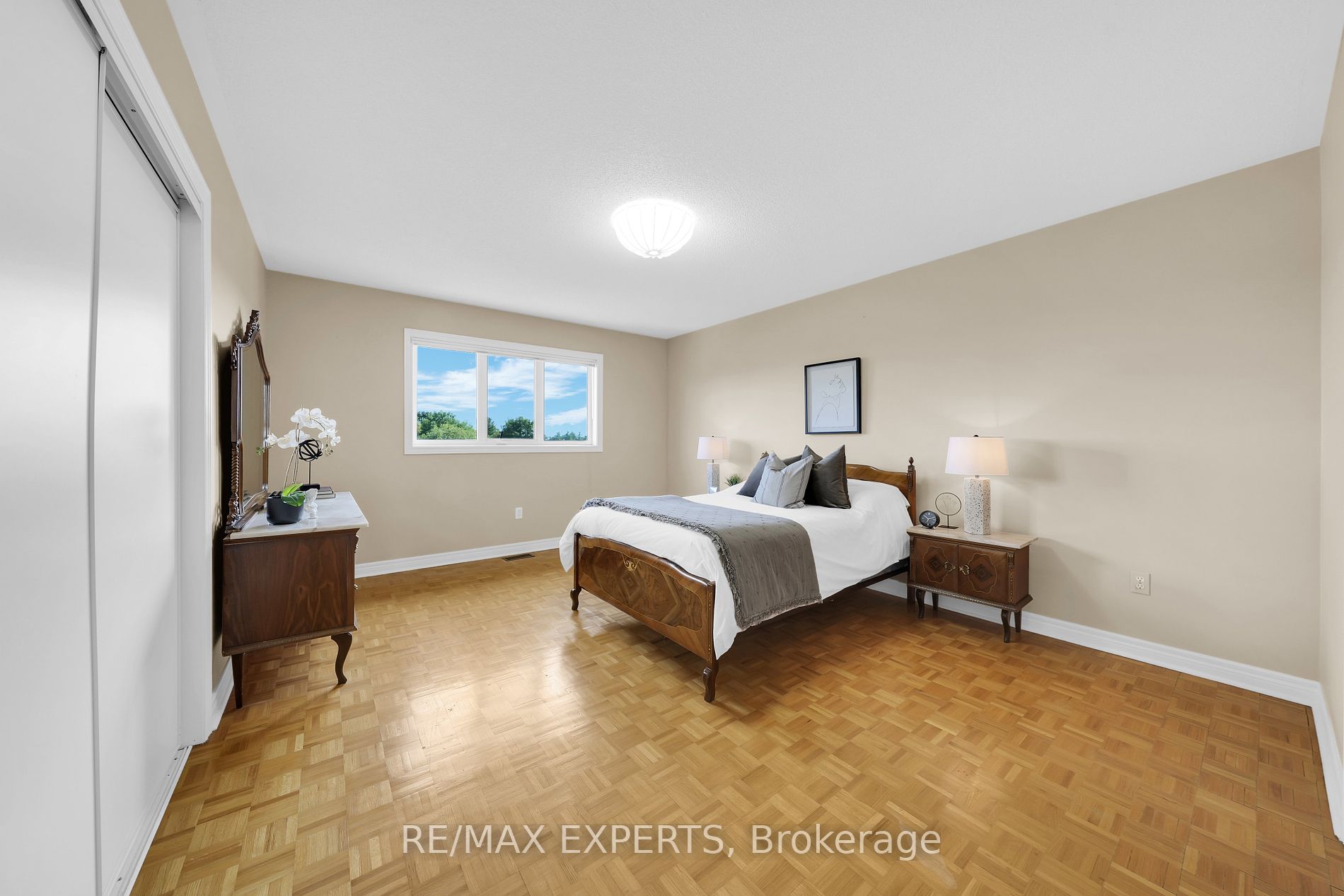266 Royalpark Way