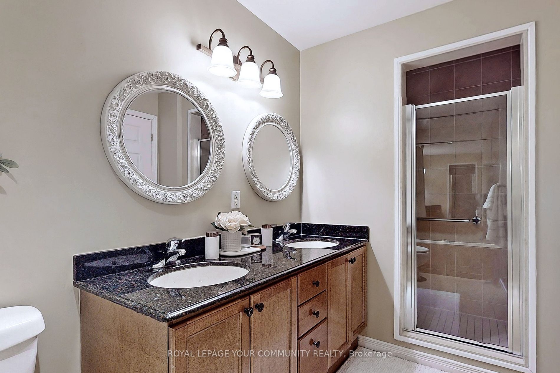 2 Maison Parc Crt, #821