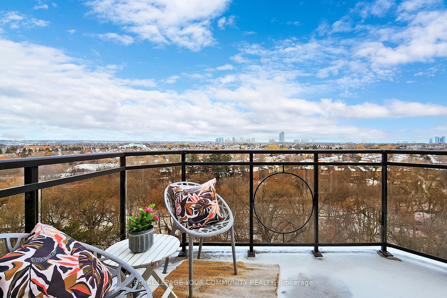 2 Maison Parc Crt, #821