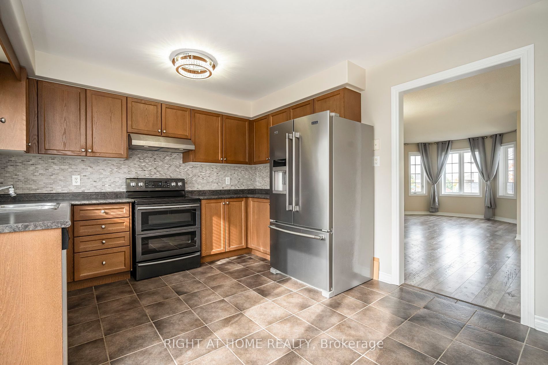 85 Mike Hart Dr