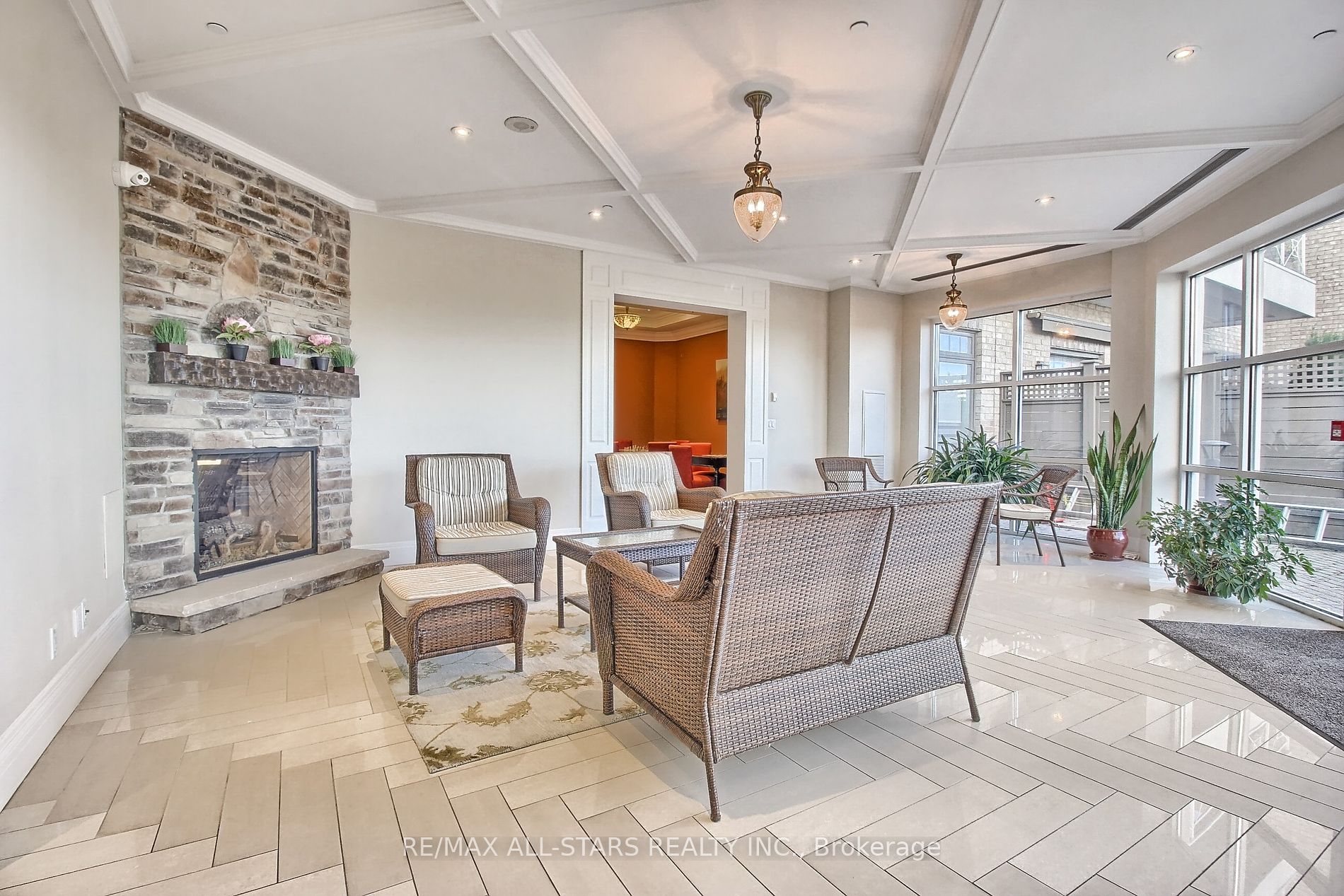 80 Burns Blvd, #208