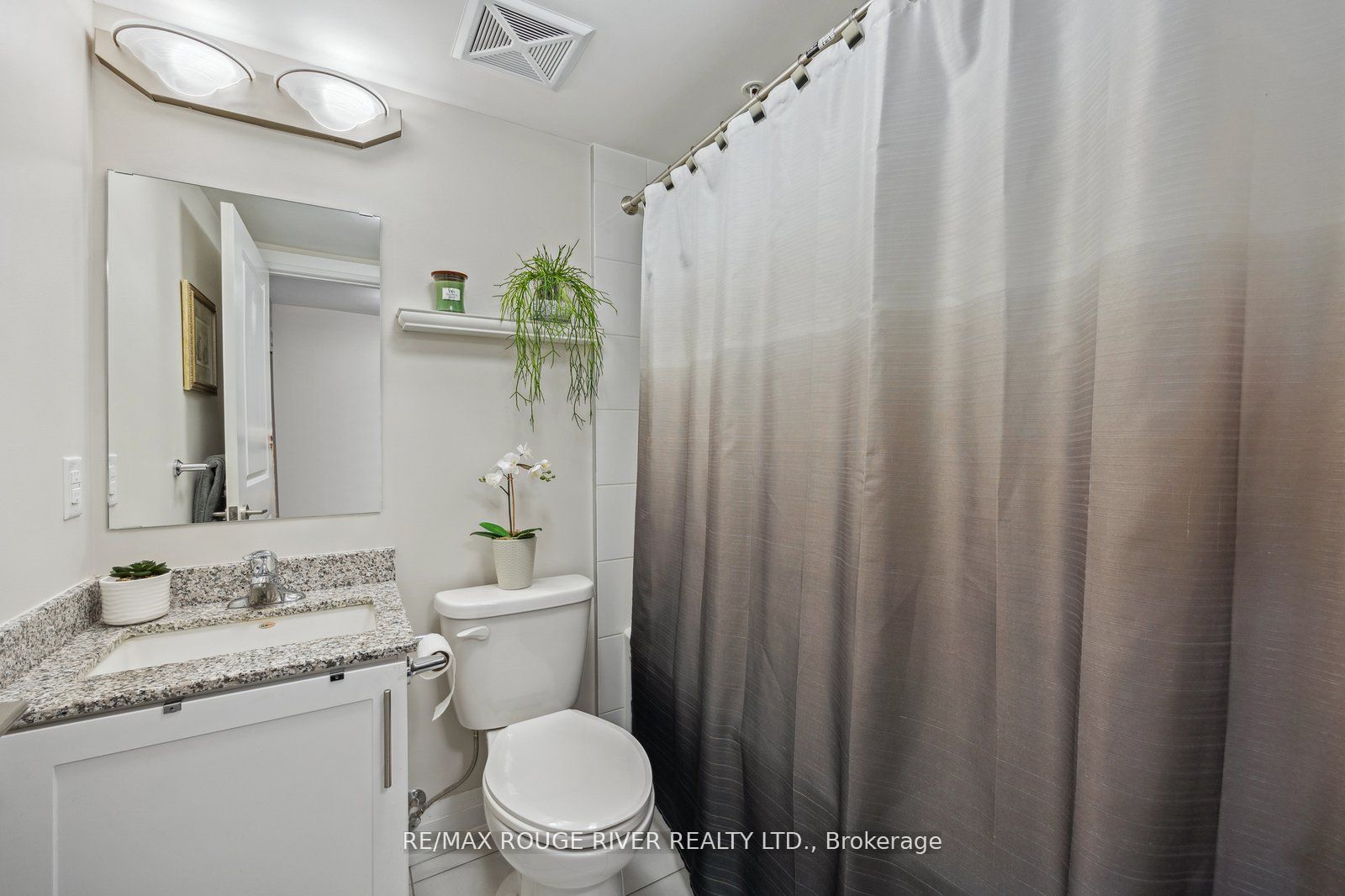 481 Rupert Ave, #405