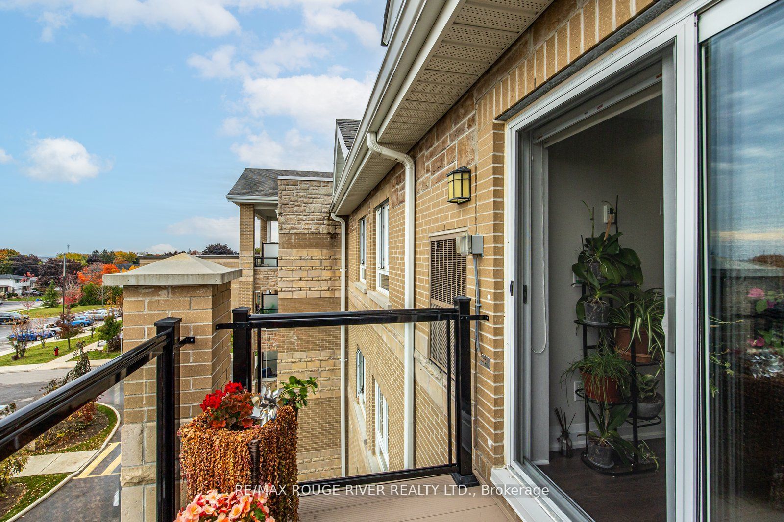 481 Rupert Ave, #405
