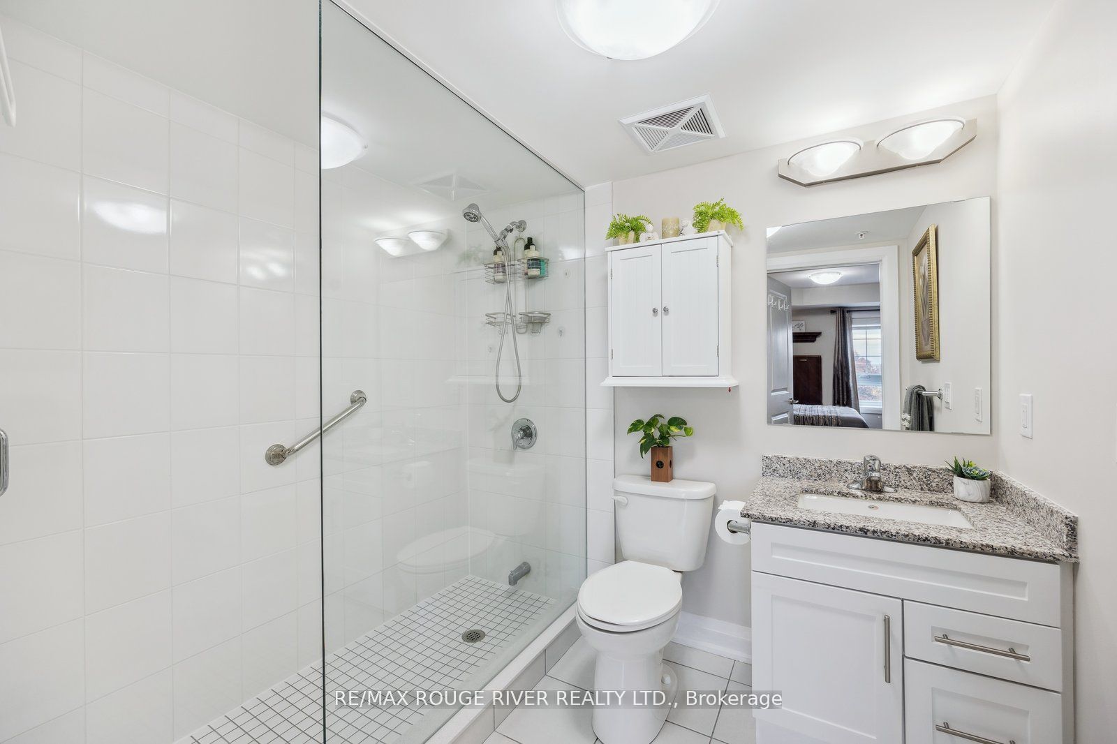 481 Rupert Ave, #405
