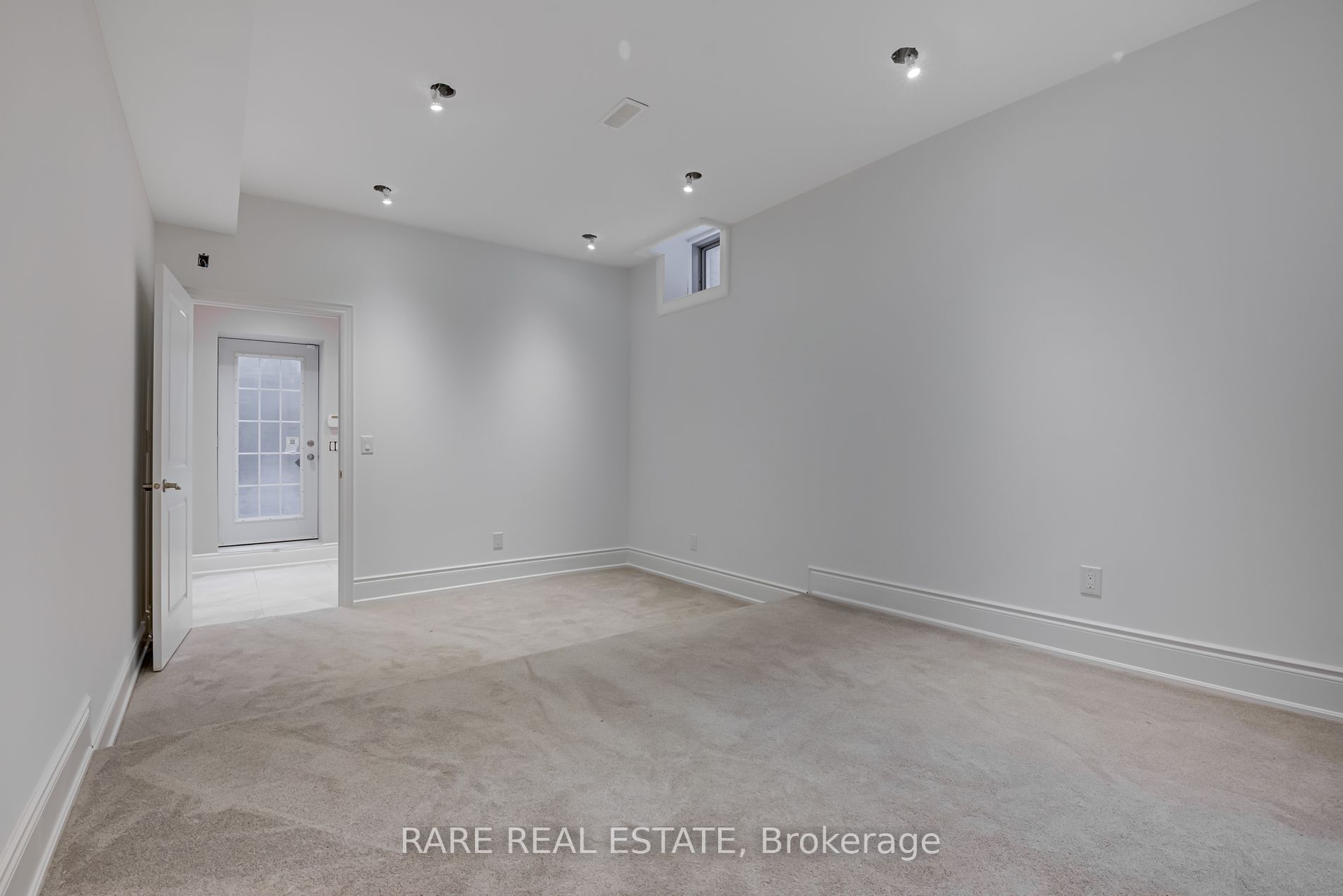 105 Chesney Crescent, #Lower