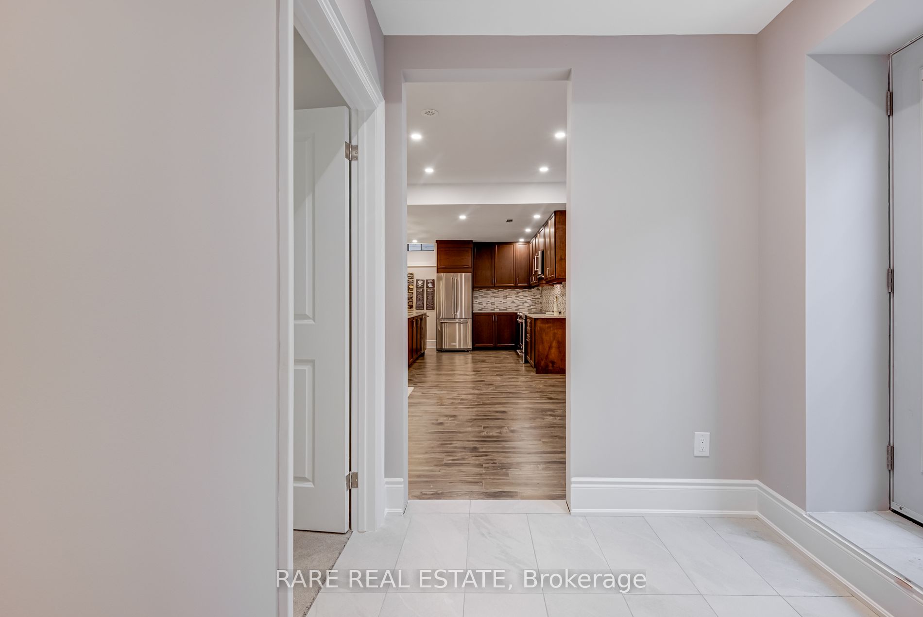 105 Chesney Crescent, #Lower