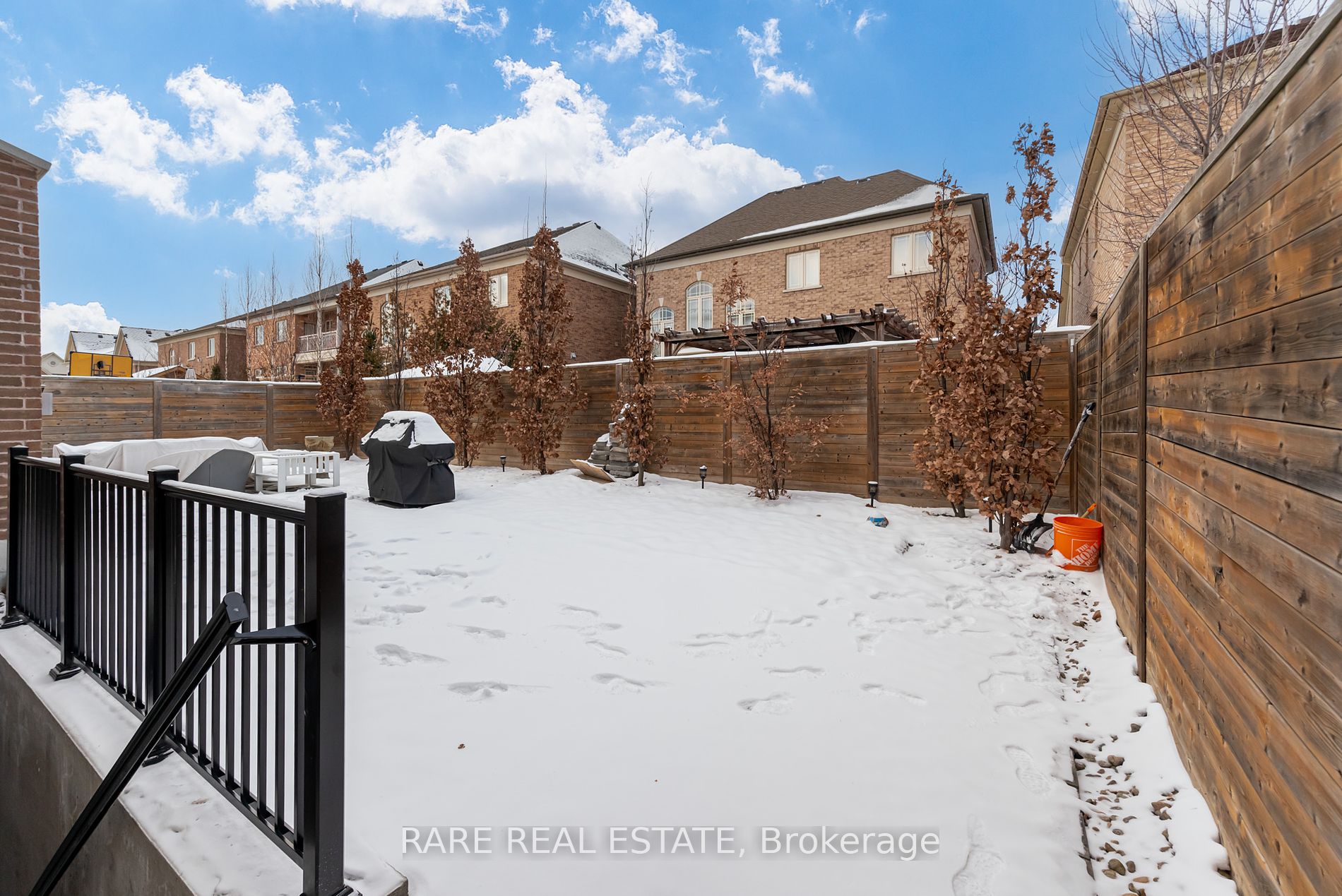 105 Chesney Crescent, #Lower