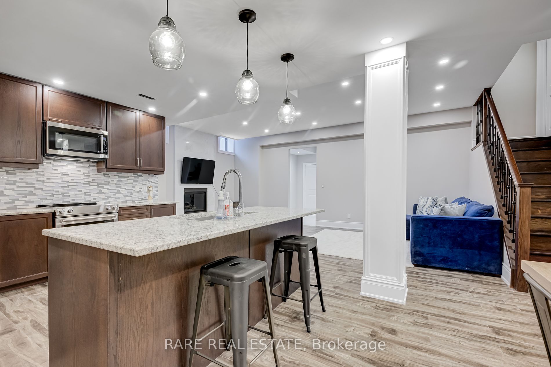 105 Chesney Crescent, #Lower