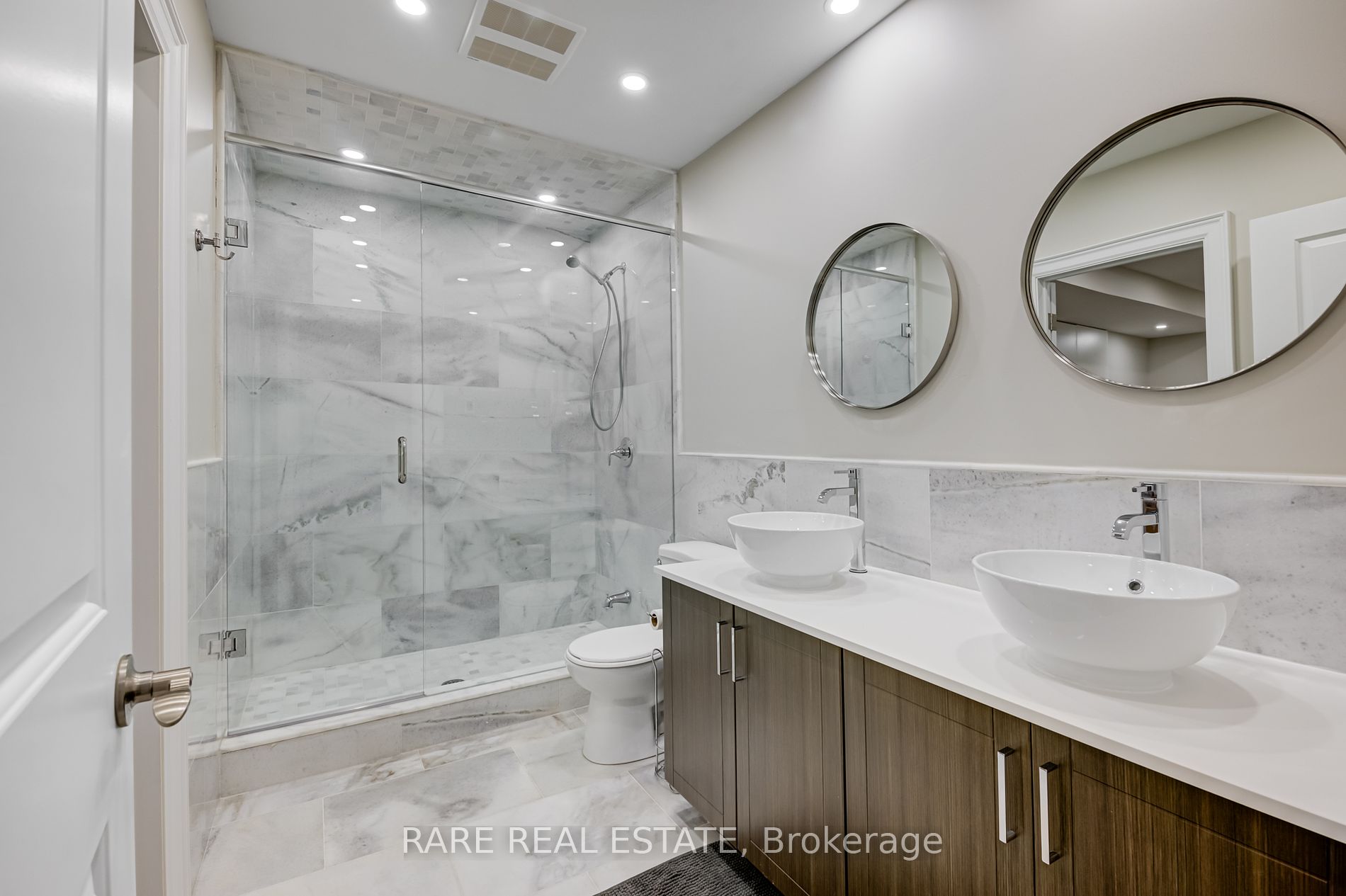 105 Chesney Crescent, #Lower