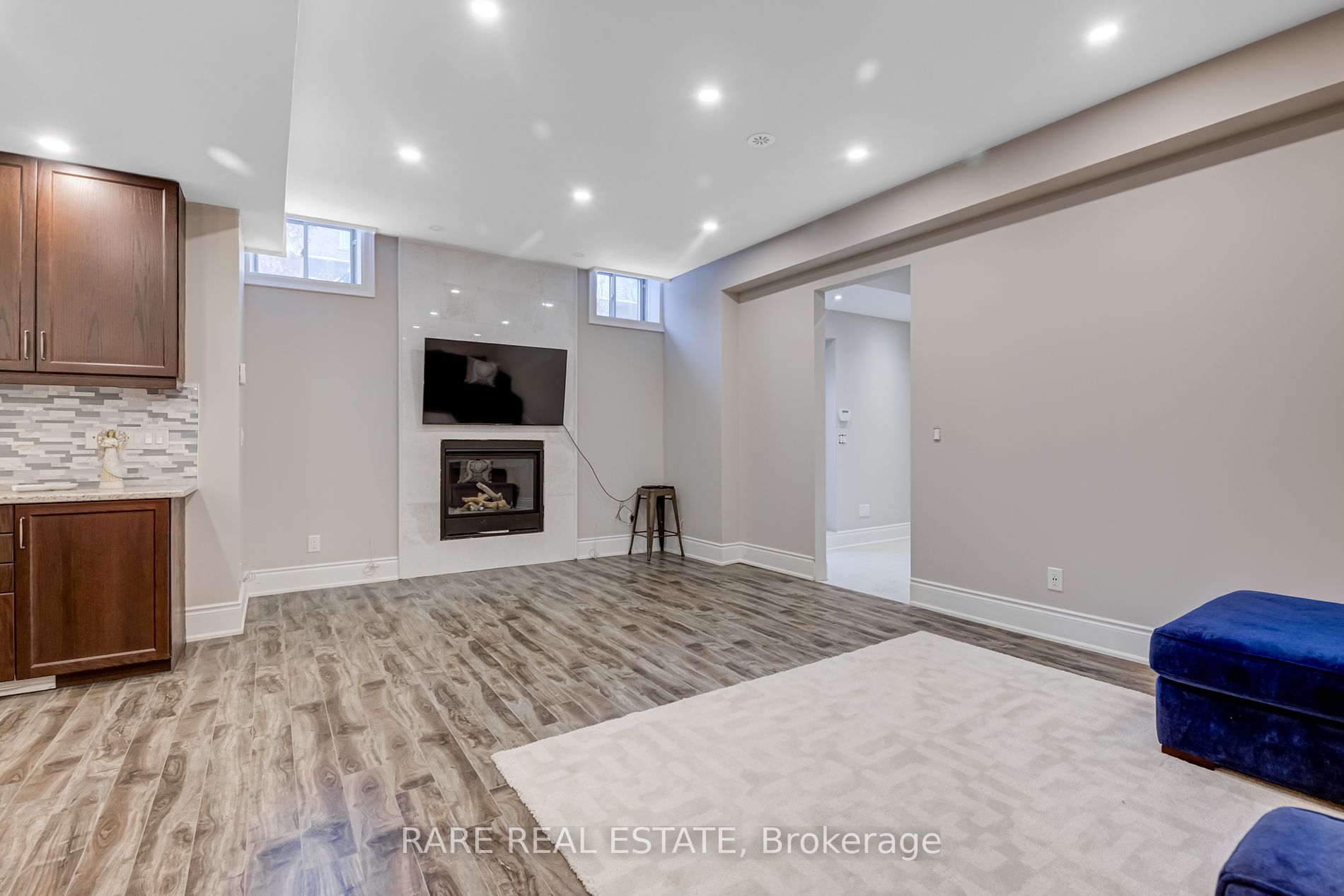 105 Chesney Crescent, #Lower