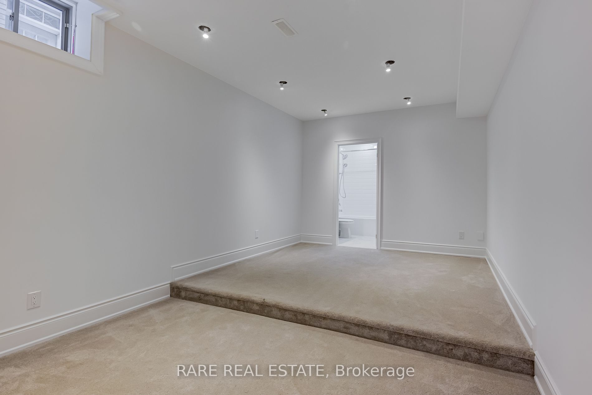 105 Chesney Crescent, #Lower