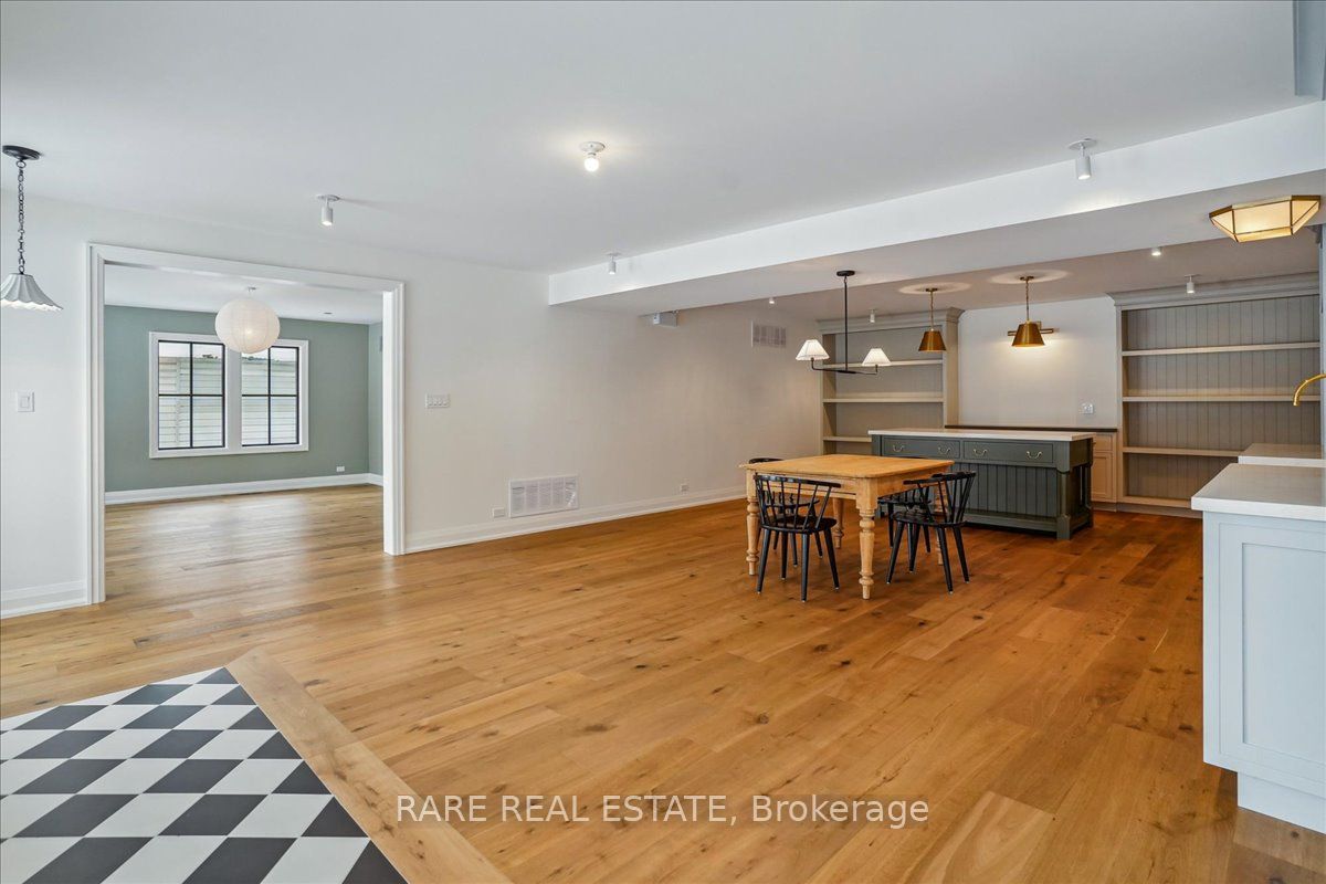 944 Lake Drive E