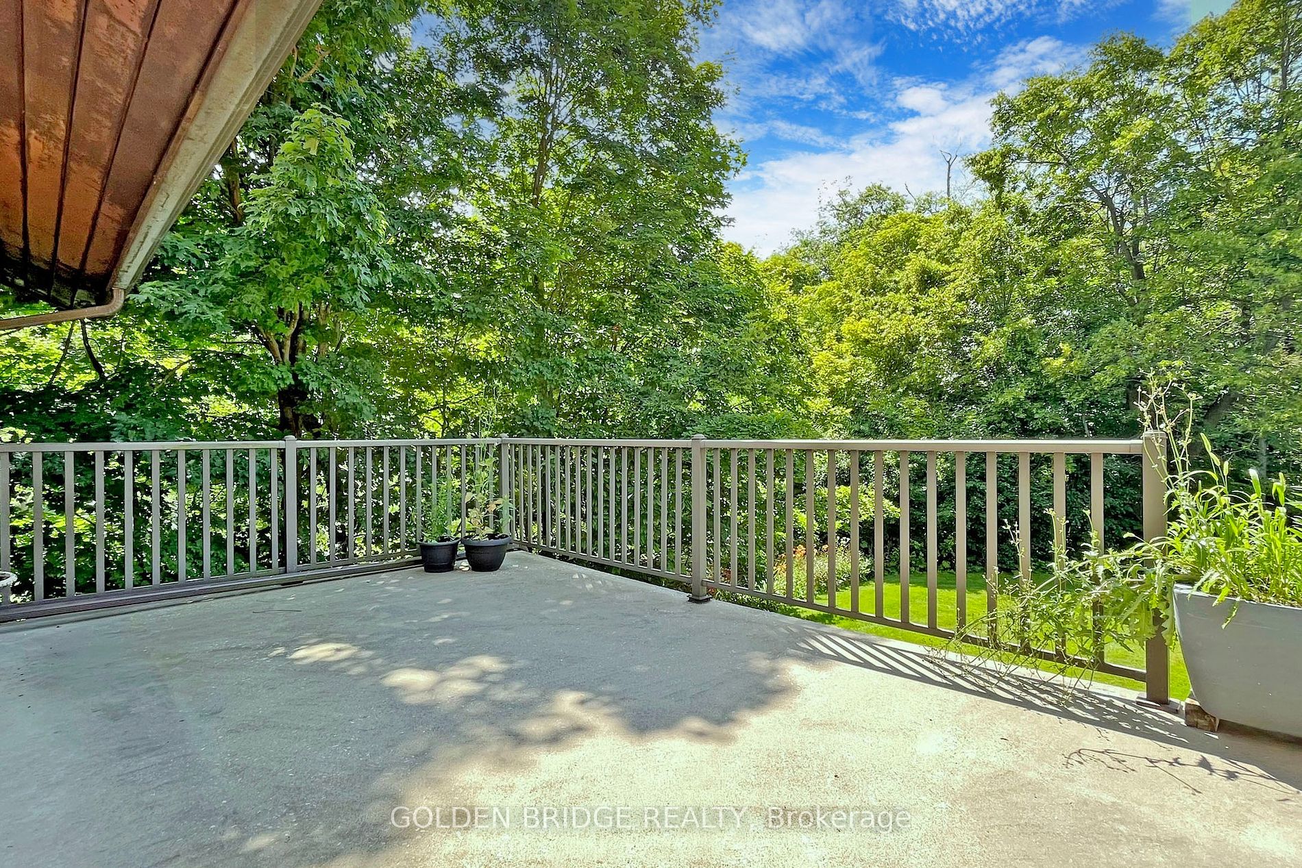 17 Glenbourne Park Dr