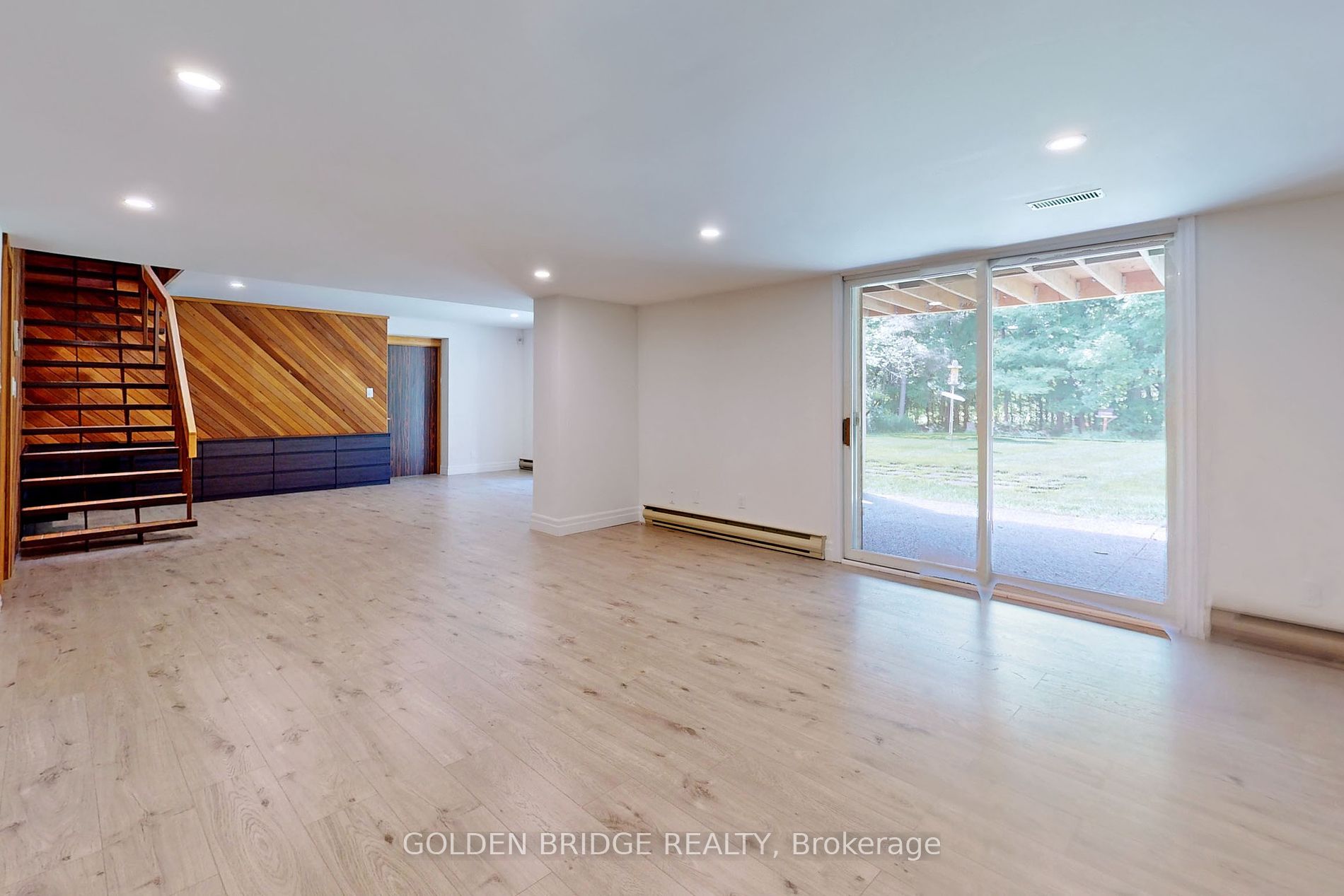 17 Glenbourne Park Dr