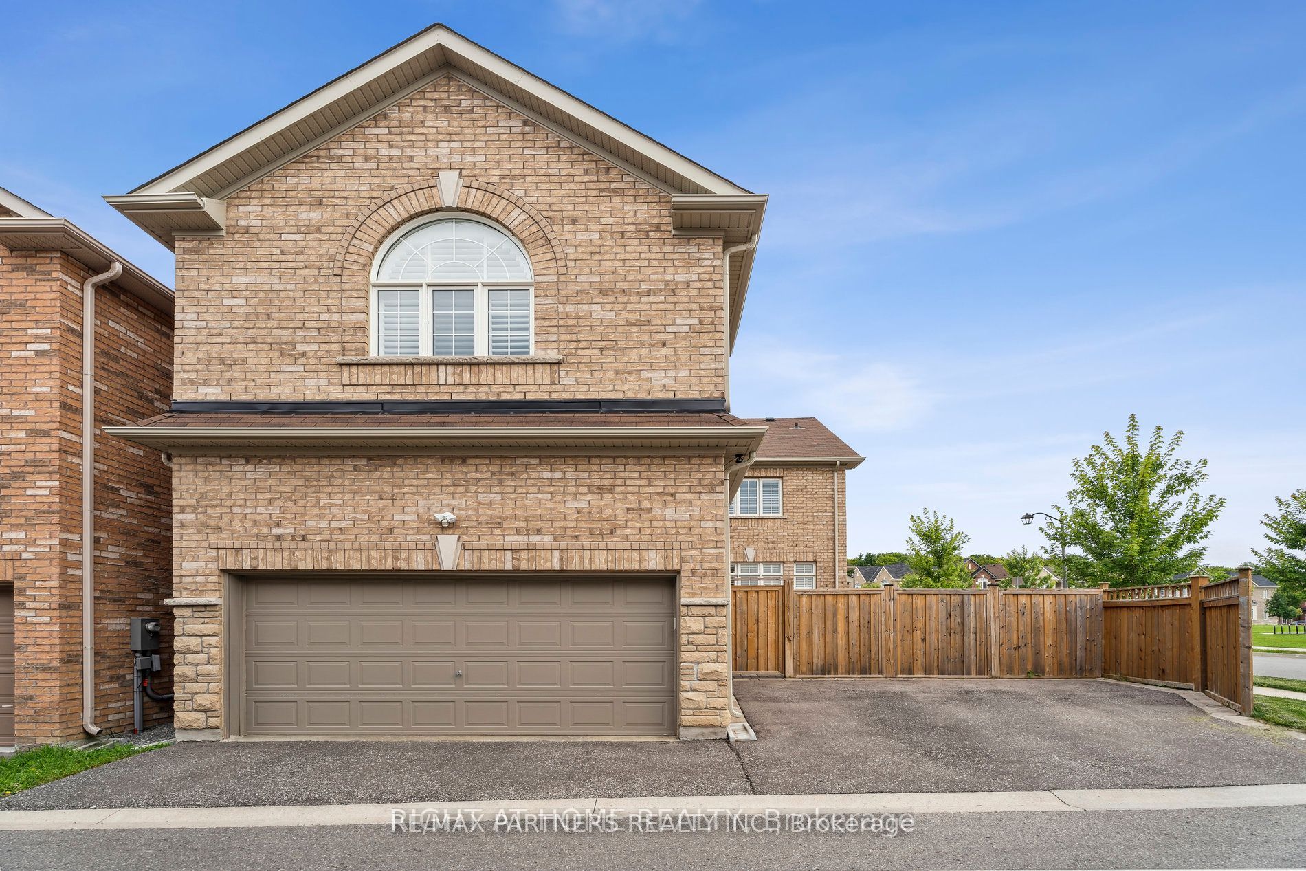 2 Portia St