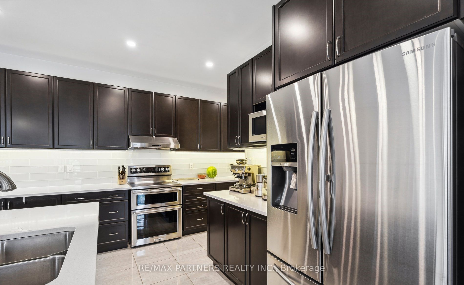 2 Portia St