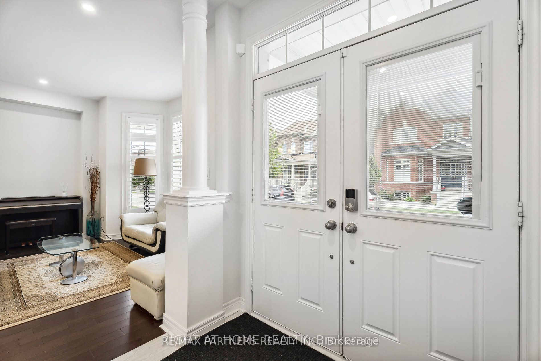 2 Portia St