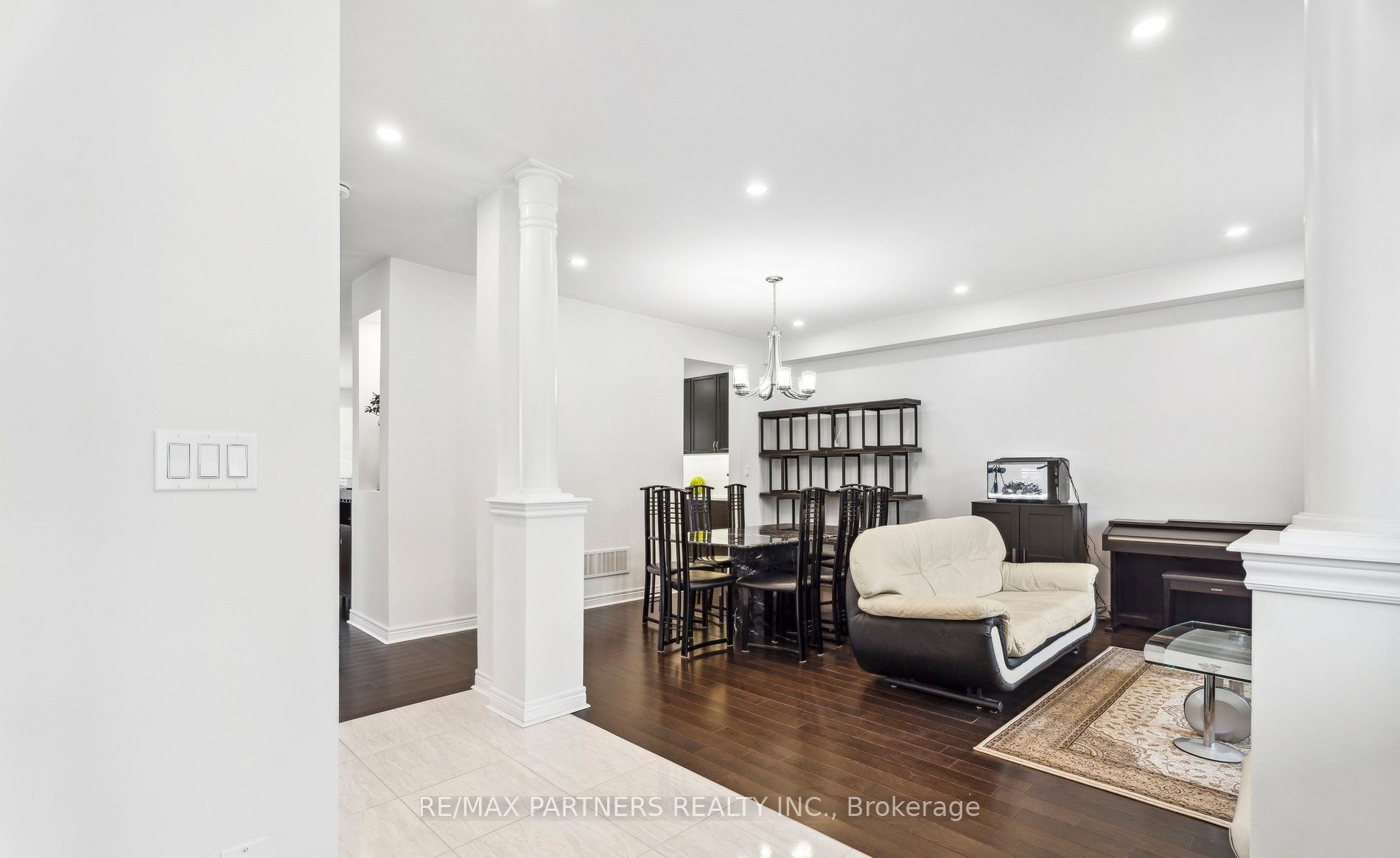 2 Portia St