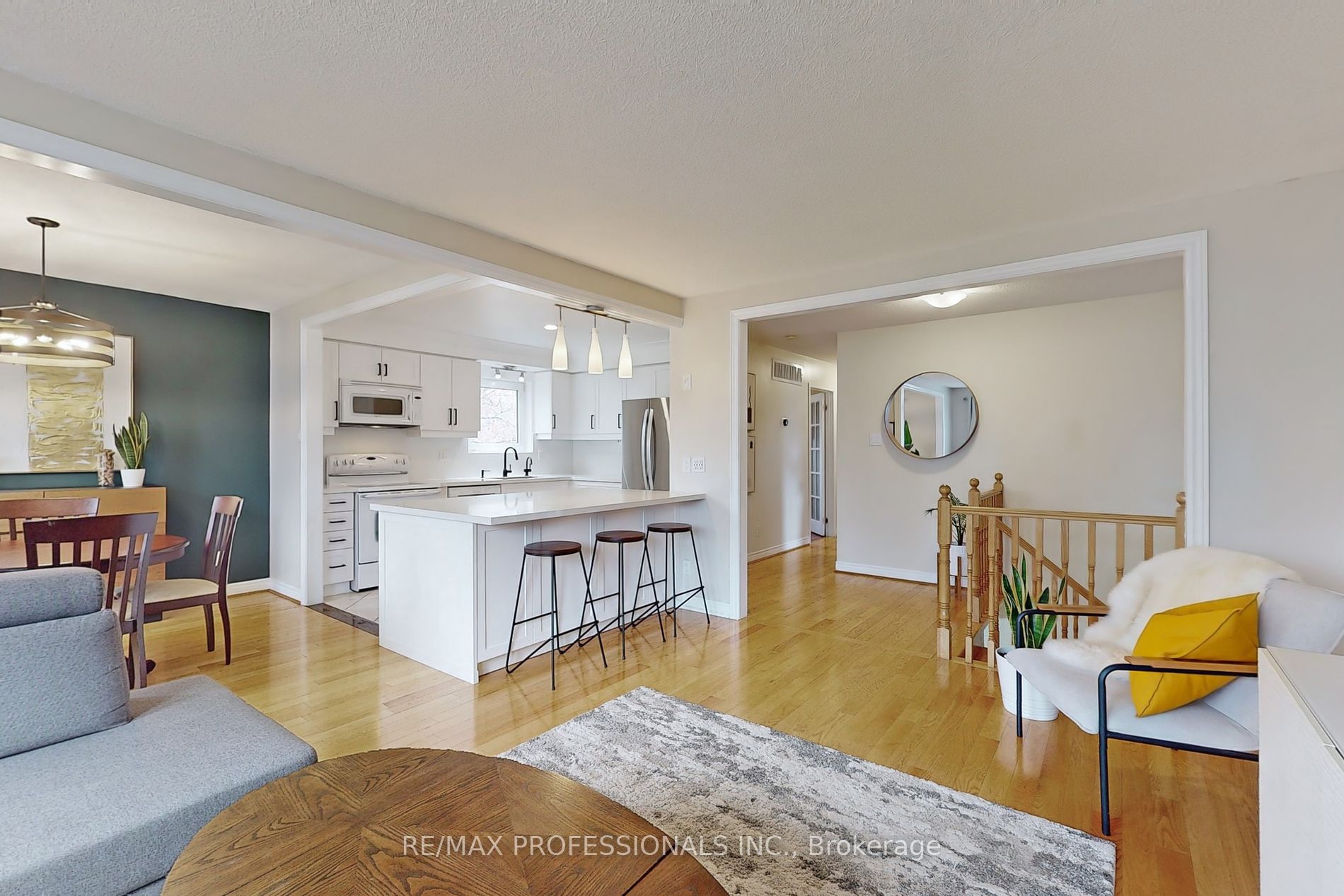 6 Carolyne St