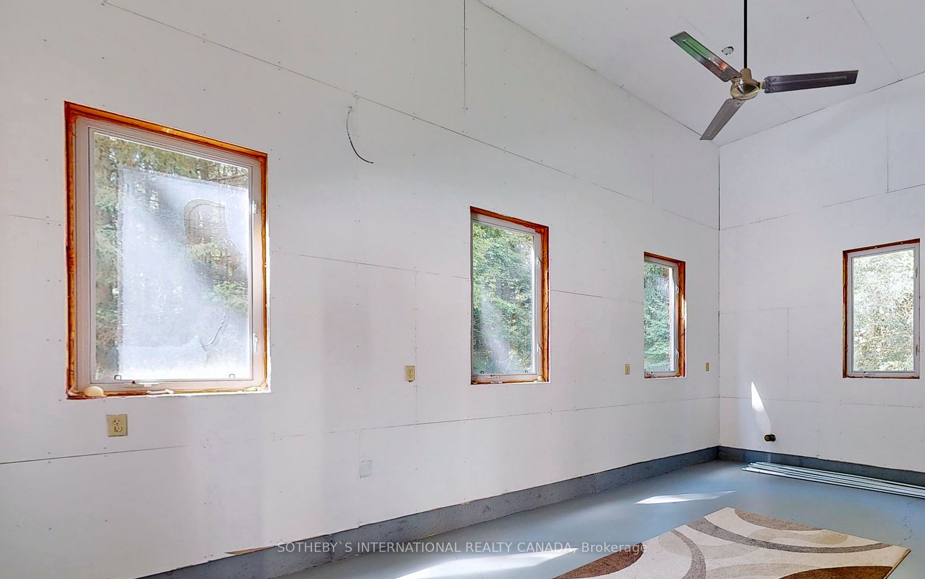 452 Feasby Rd