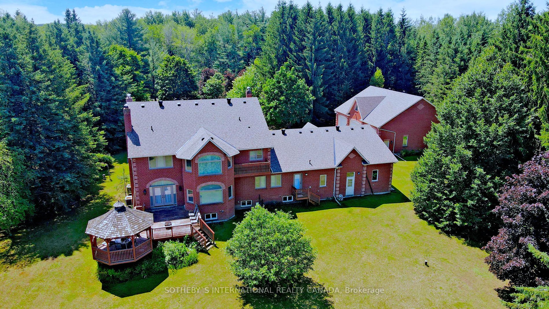 452 Feasby Rd