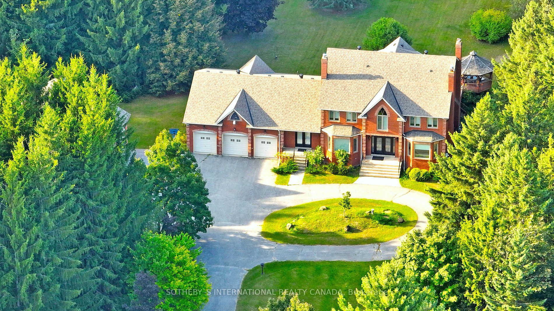 452 Feasby Rd