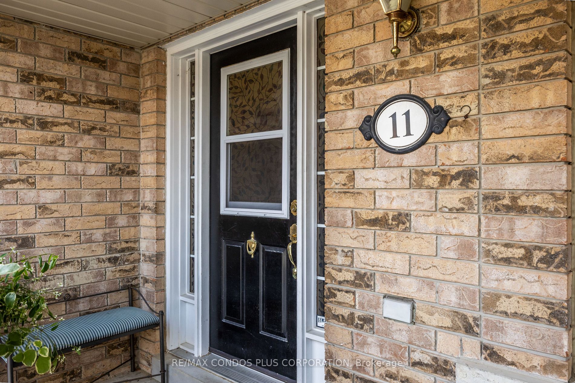 11 Kirkvalley Crescent