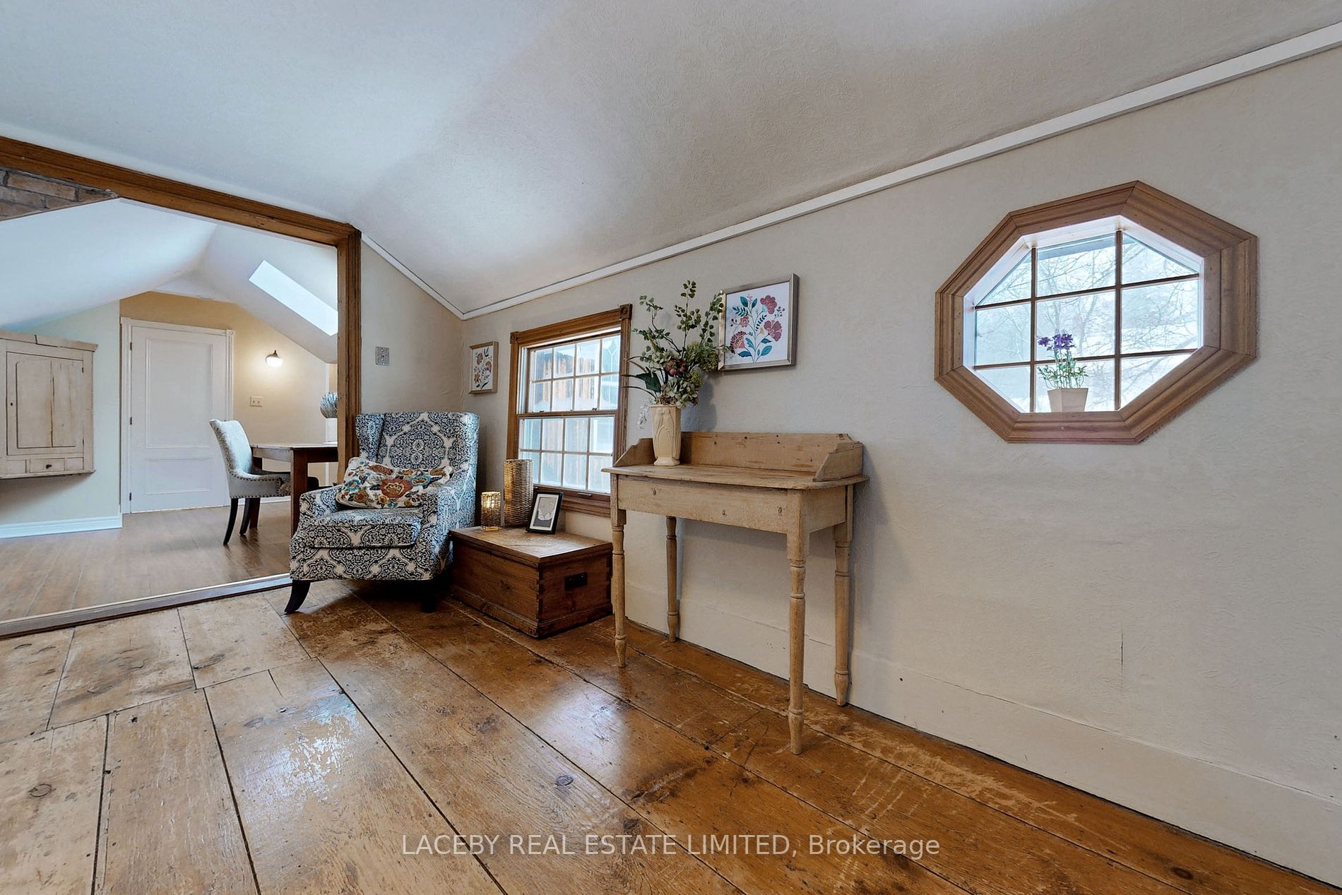 352 Kettleby Rd