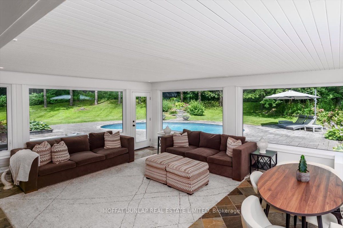 171 Kingscross Dr