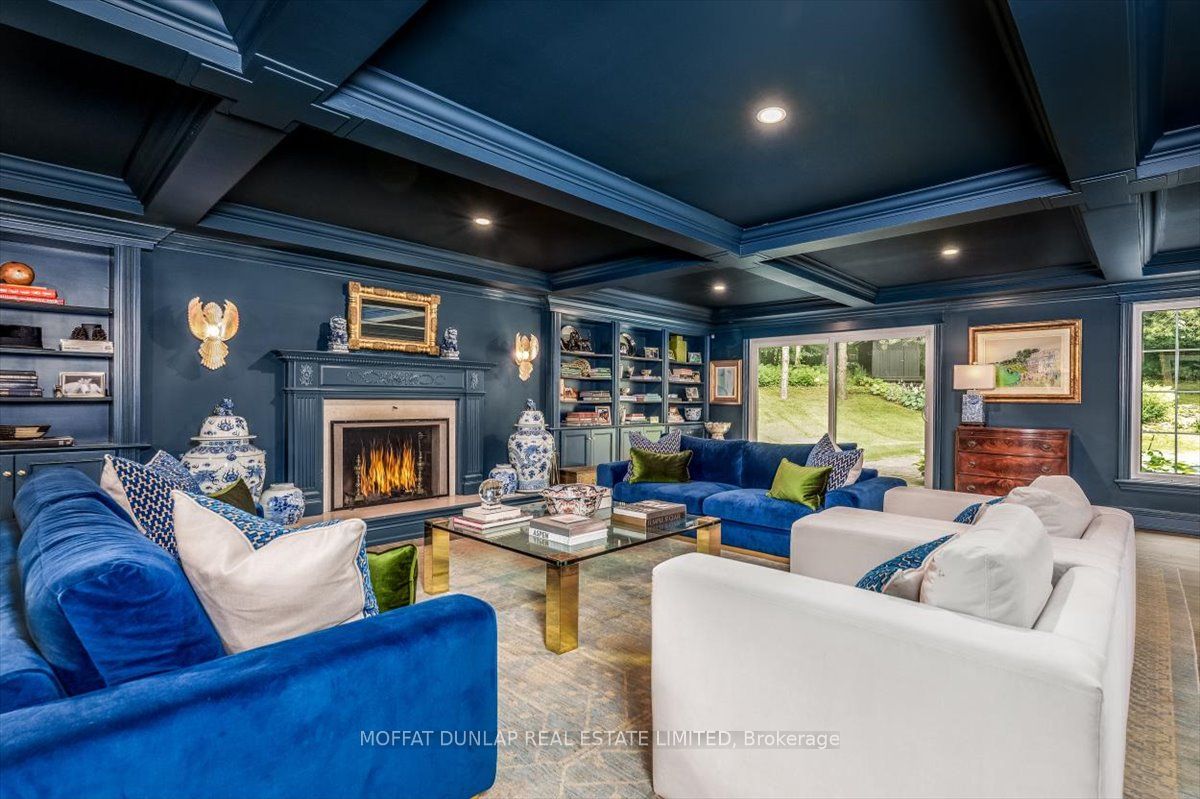 171 Kingscross Dr
