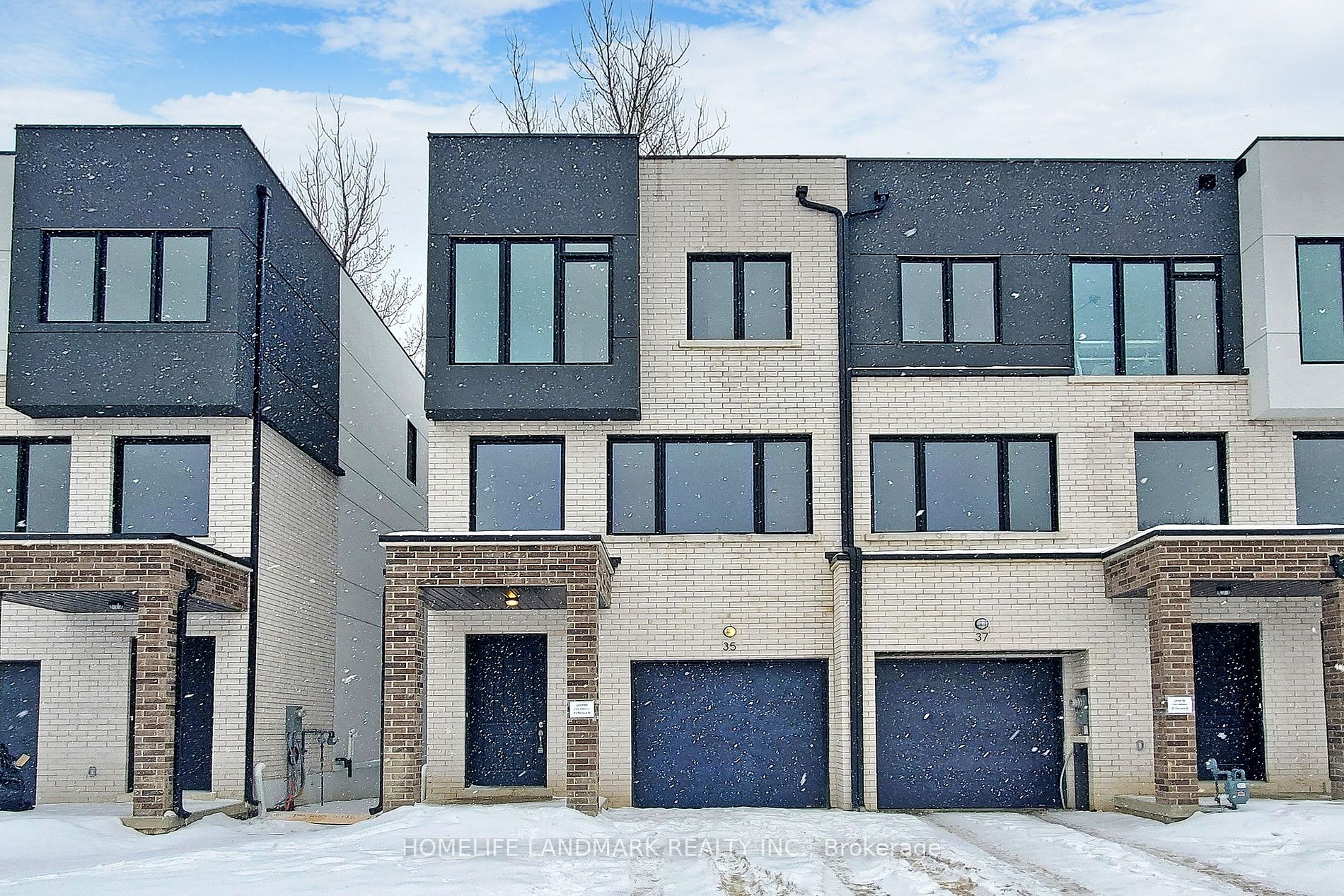 35 Persica Street, #Upper