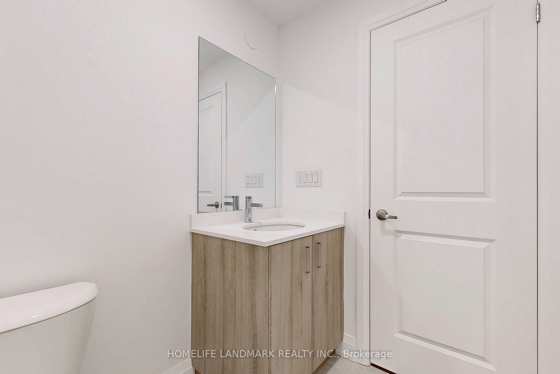 22 PERSICA Street #Lower