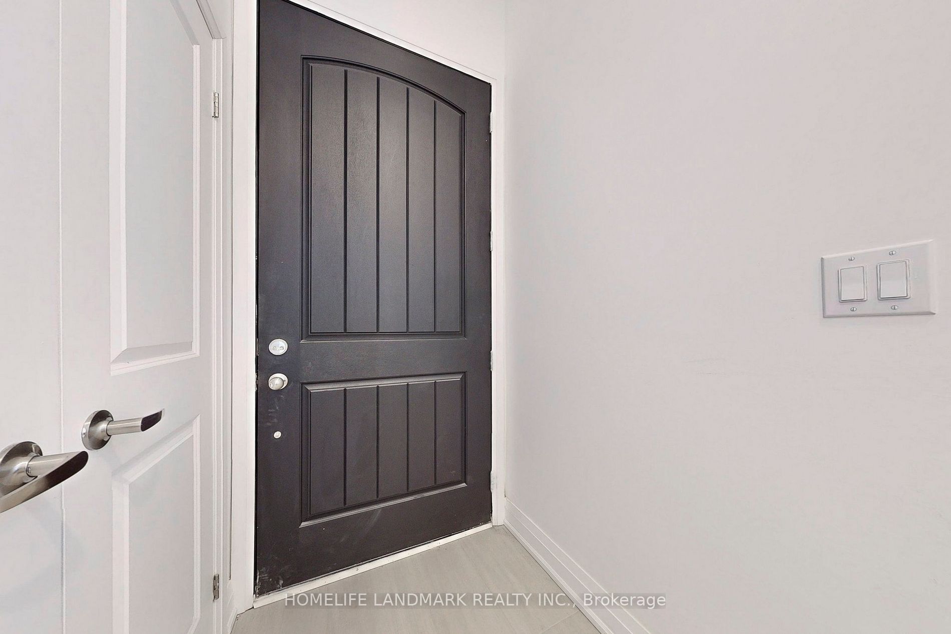22 PERSICA Street #Lower